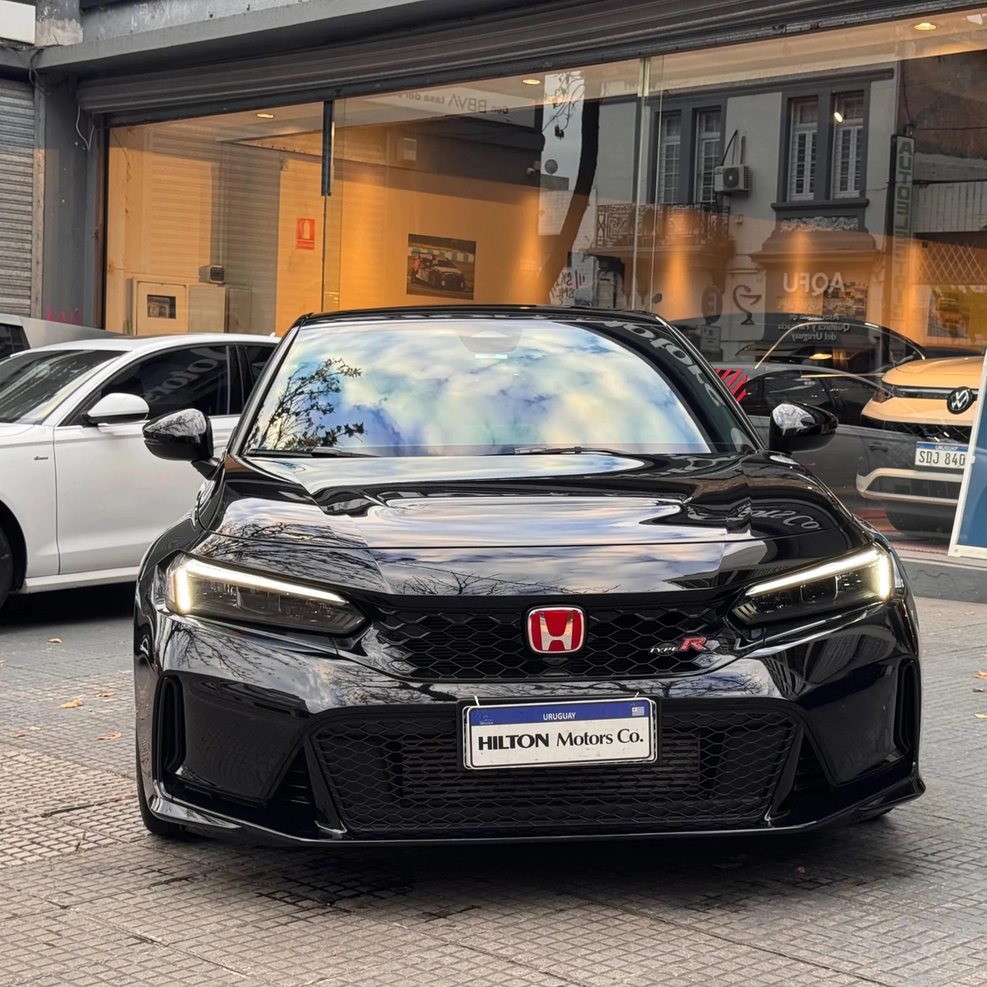 Honda Civic Type R 2.0 Turbo - Hilton Motors Co.