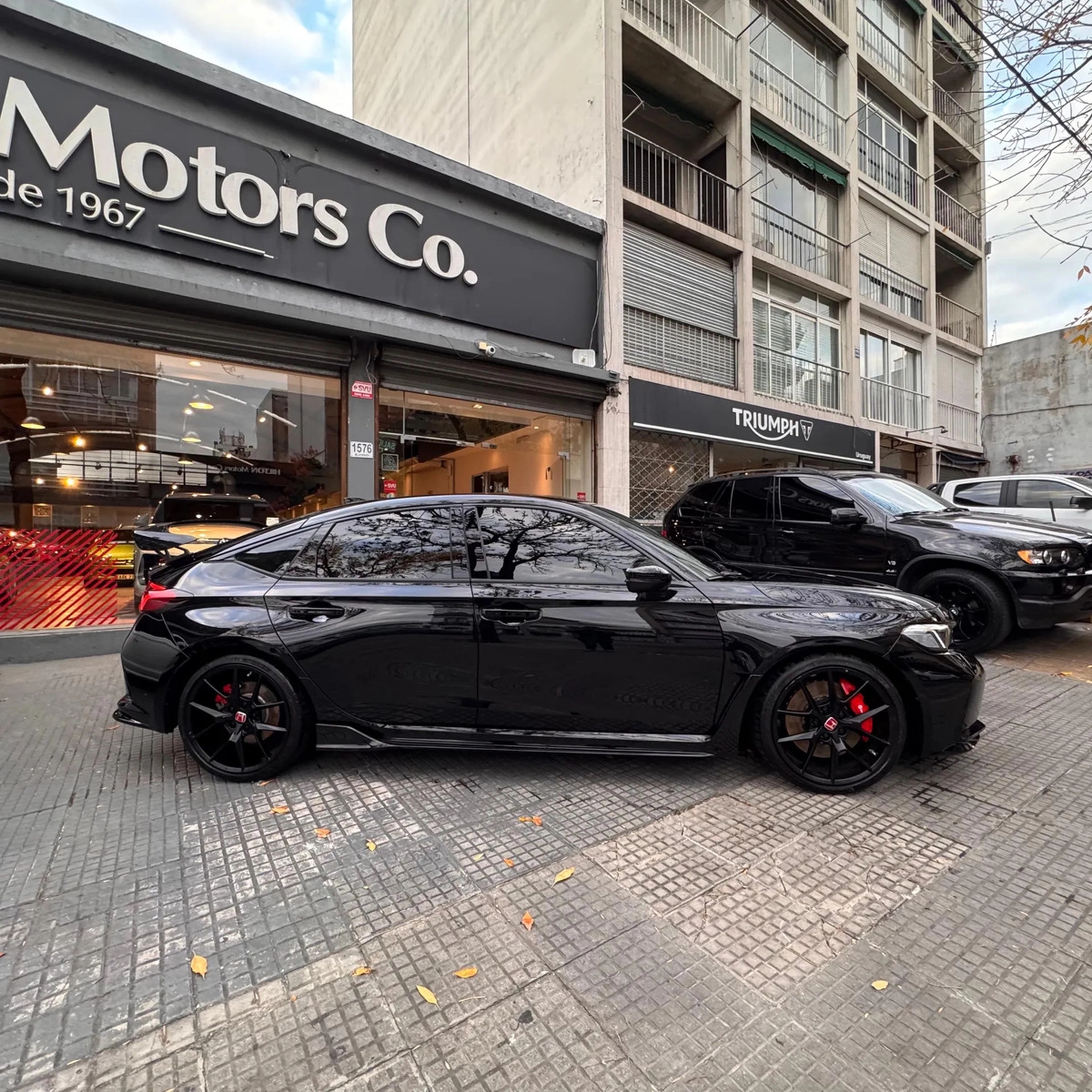 Honda Civic Type R 2.0 Turbo - Hilton Motors Co.