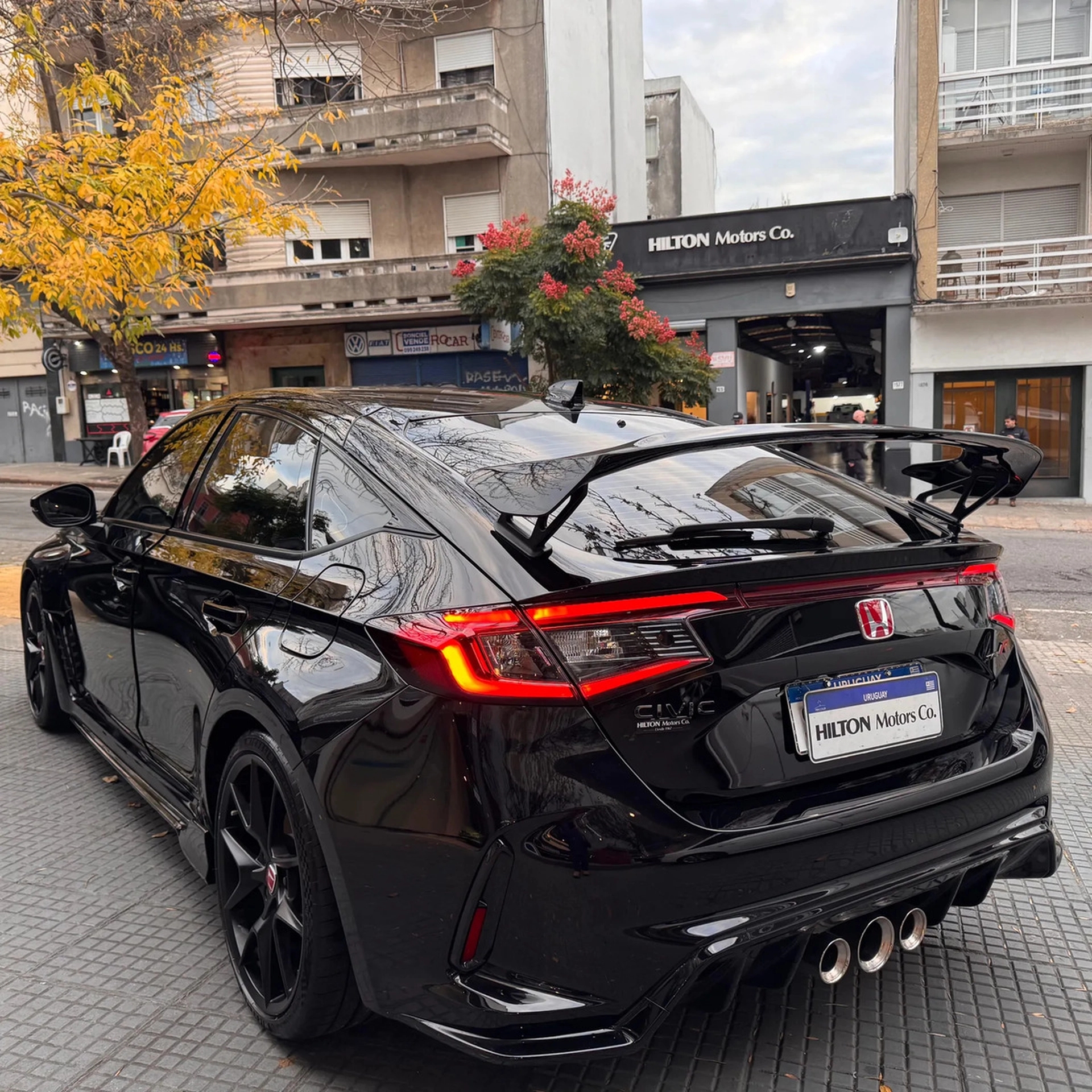 Honda Civic Type R 2.0 Turbo - Hilton Motors Co.
