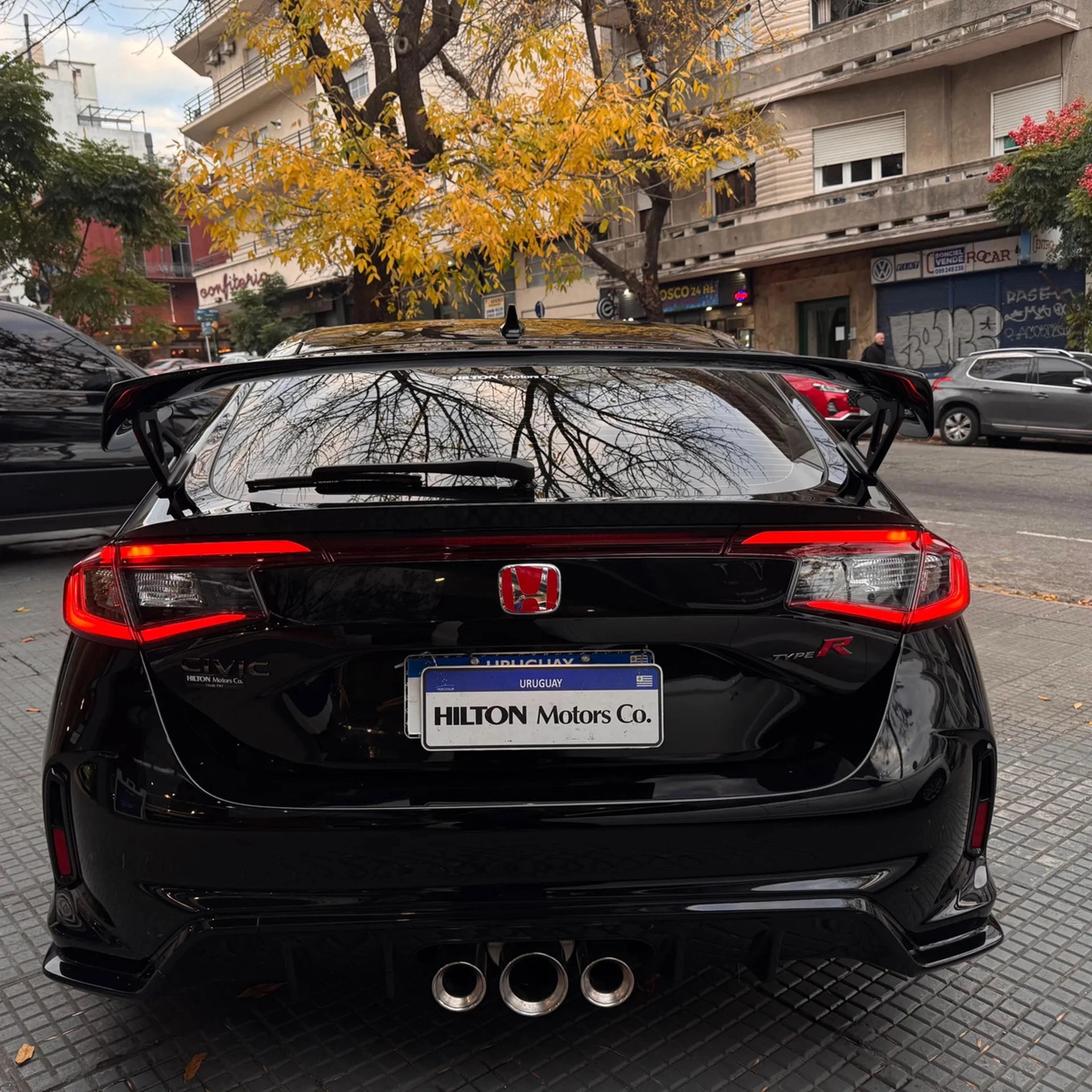 Honda Civic Type R 2.0 Turbo - Hilton Motors Co.