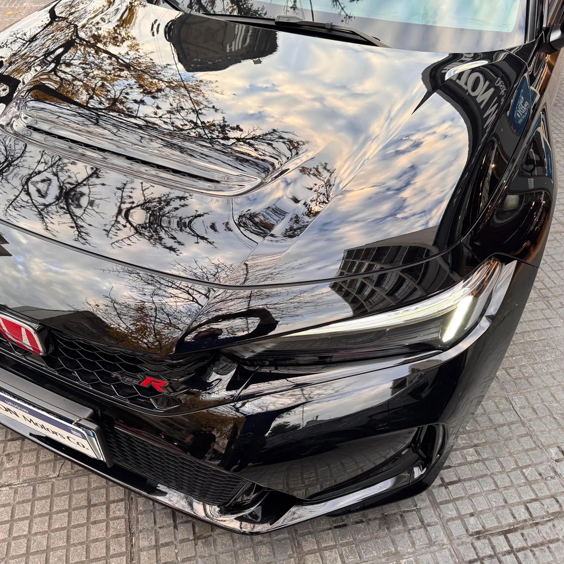 Honda Civic Type R 2.0 Turbo - Hilton Motors Co.