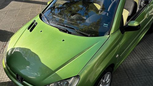 Peugeot 206 Cabriolet, Descapotable - Hilton Motors Co.