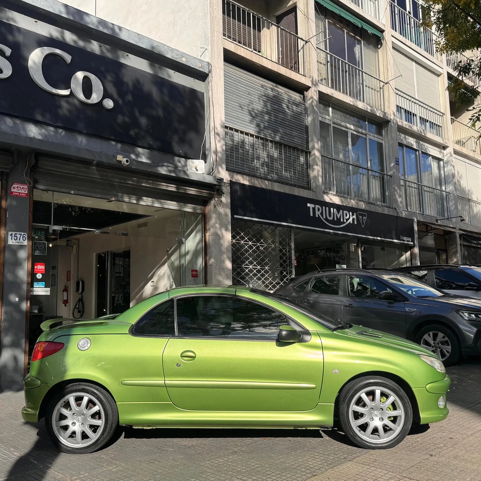 Peugeot 206 Cabriolet, Descapotable - Hilton Motors Co.