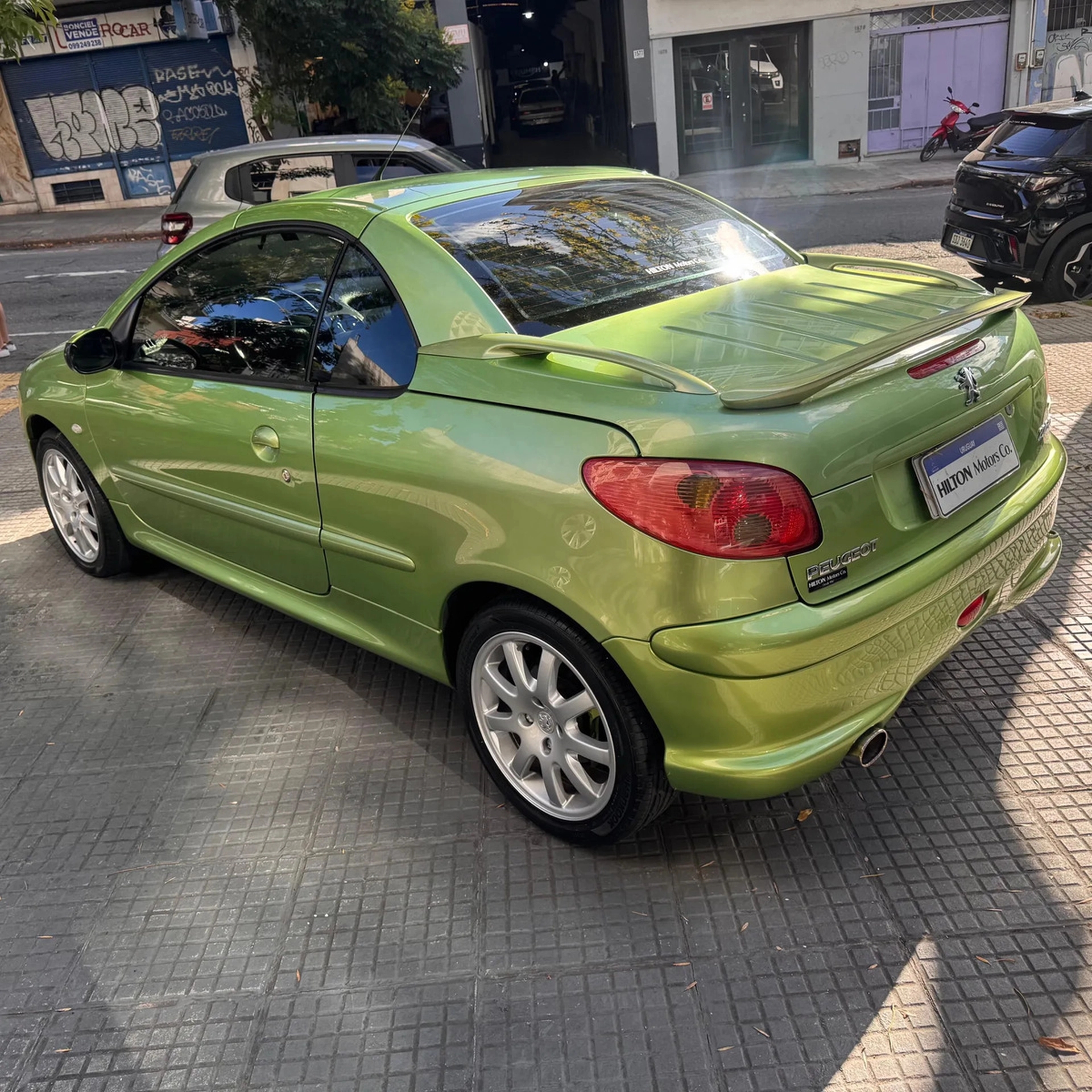 Peugeot 206 Cabriolet, Descapotable - Hilton Motors Co.