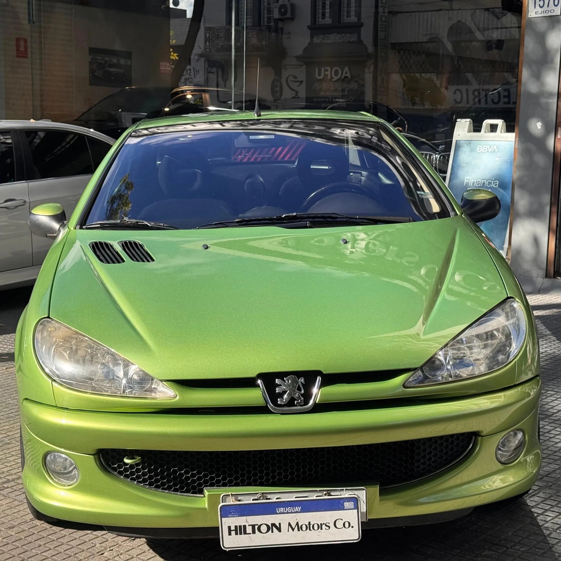 Peugeot 206 Cabriolet, Descapotable - Hilton Motors Co.