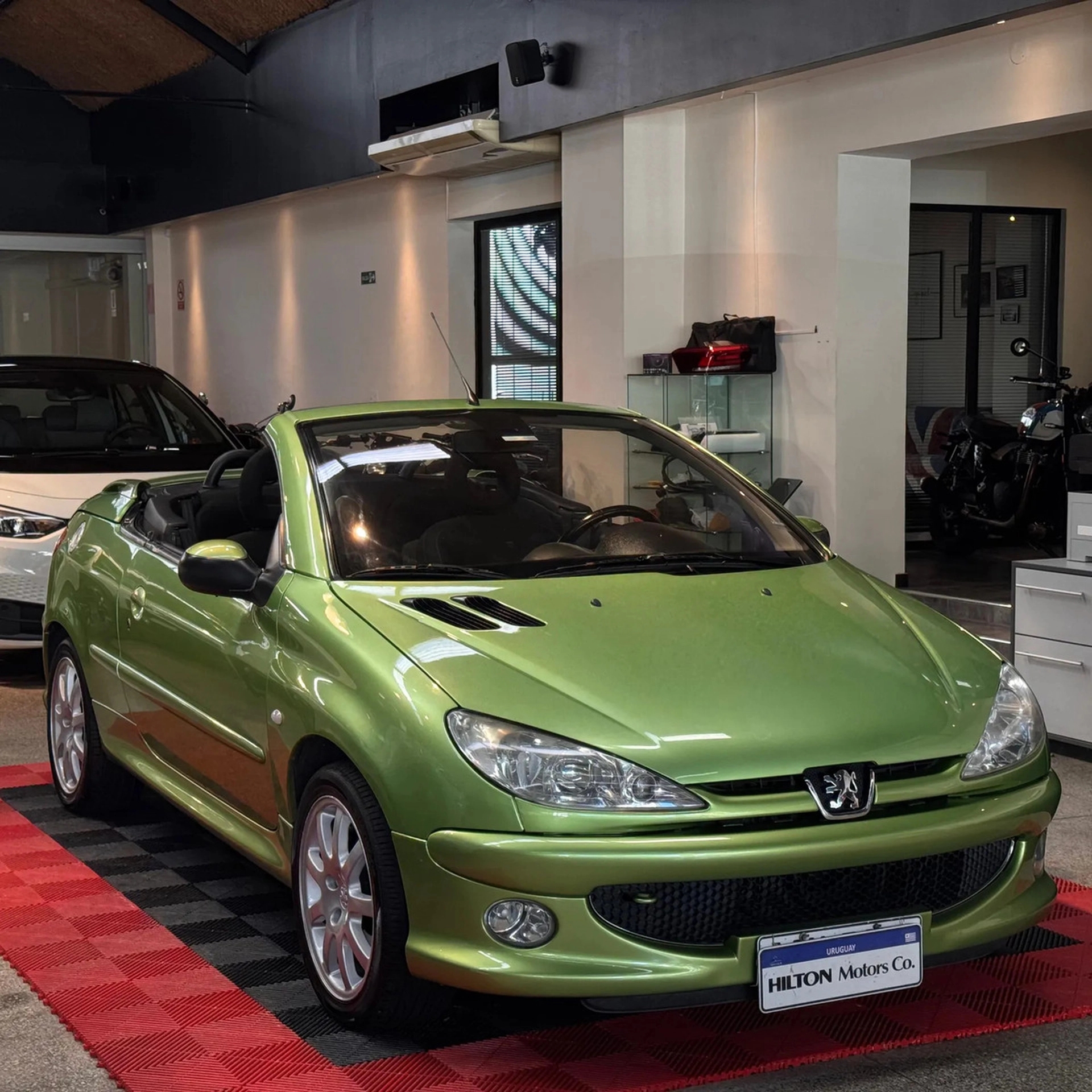 Peugeot 206 Cabriolet, Descapotable - Hilton Motors Co.