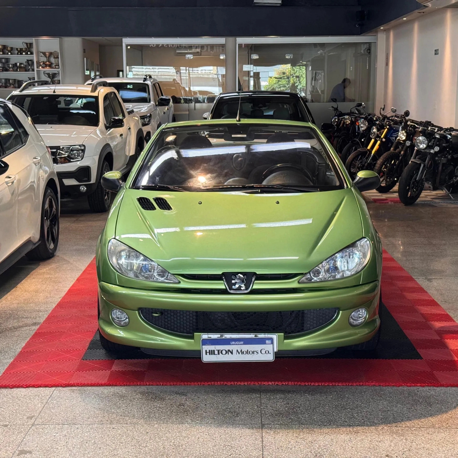 Peugeot 206 Cabriolet, Descapotable - Hilton Motors Co.