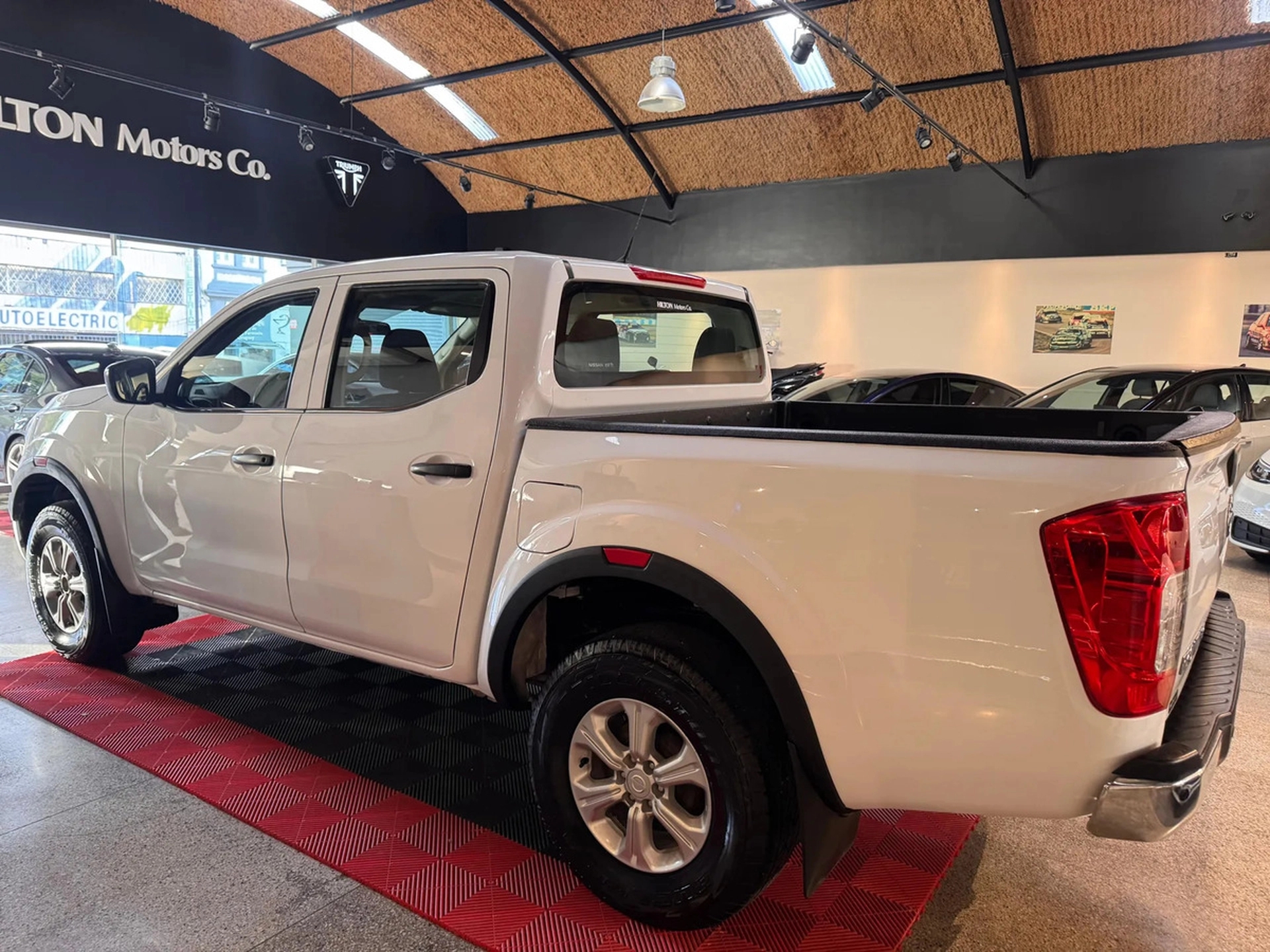 Nissan Np300 Frontier 2.5 Le Tdsl 188hp D.cab.