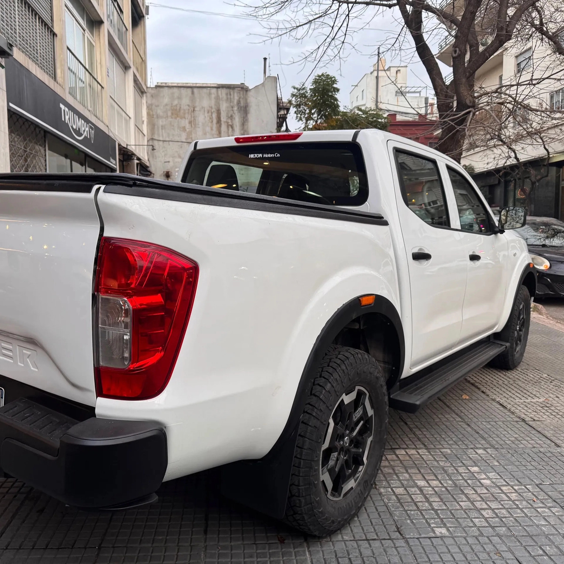 Nissan Frontier 2.5 Diesel 4x2 - Hilton Motors Co.