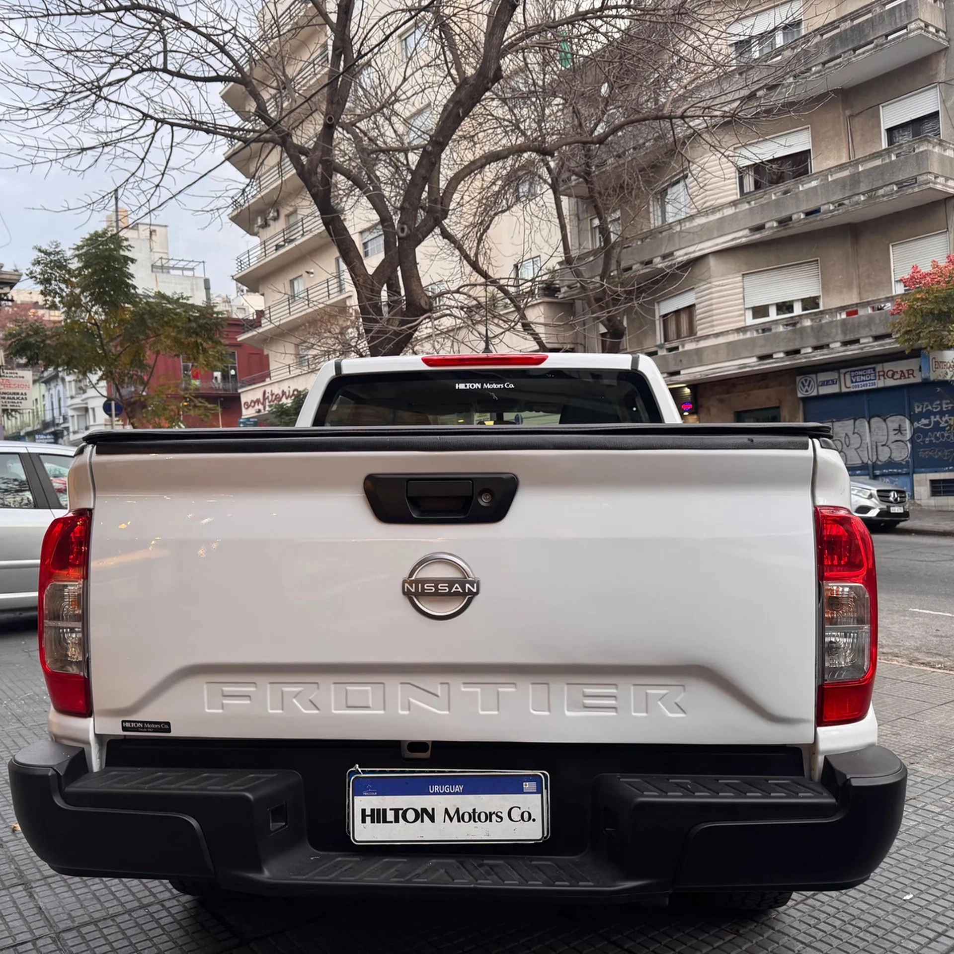 Nissan Frontier 2.5 Diesel 4x2 - Hilton Motors Co.