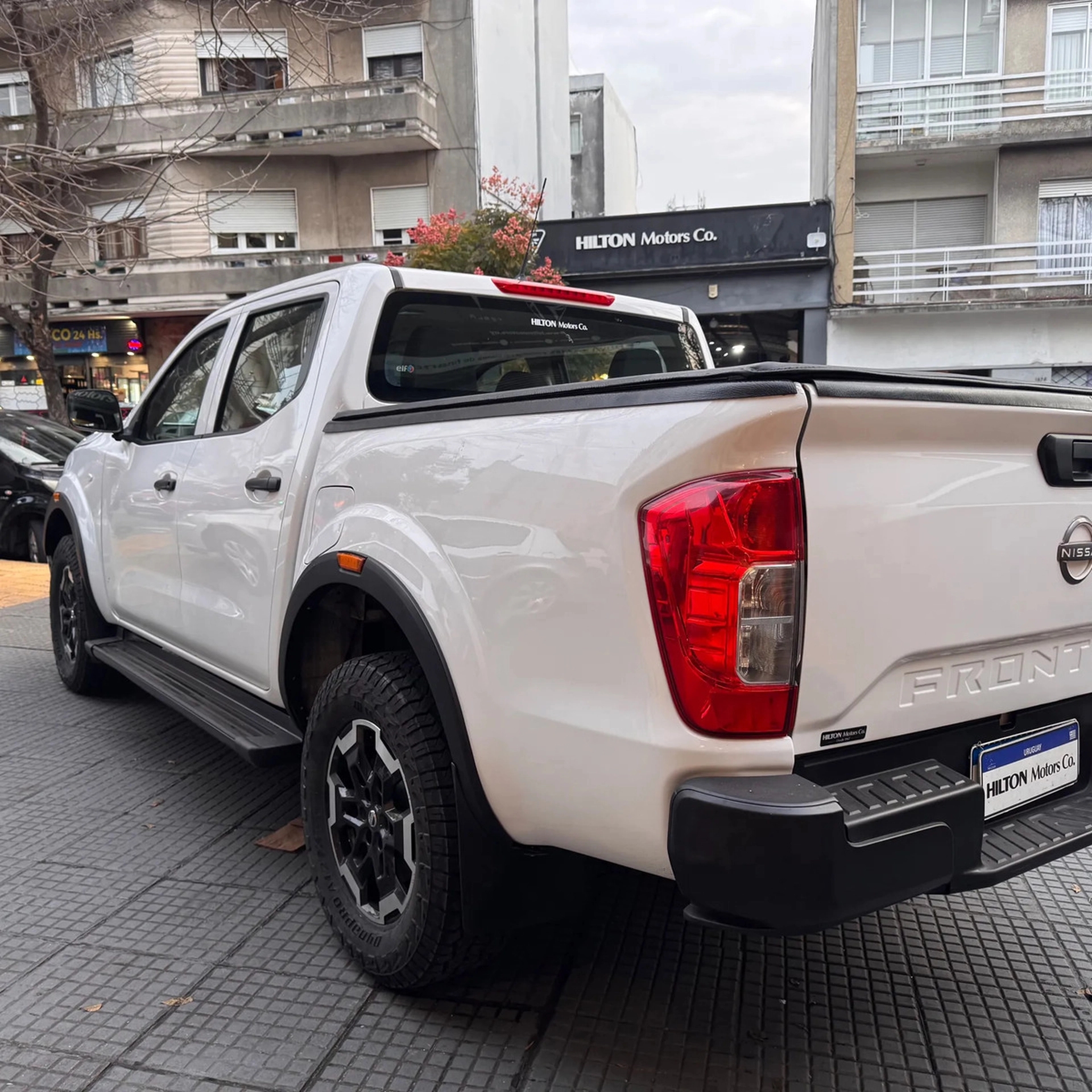 Nissan Frontier 2.5 Diesel 4x2 - Hilton Motors Co.