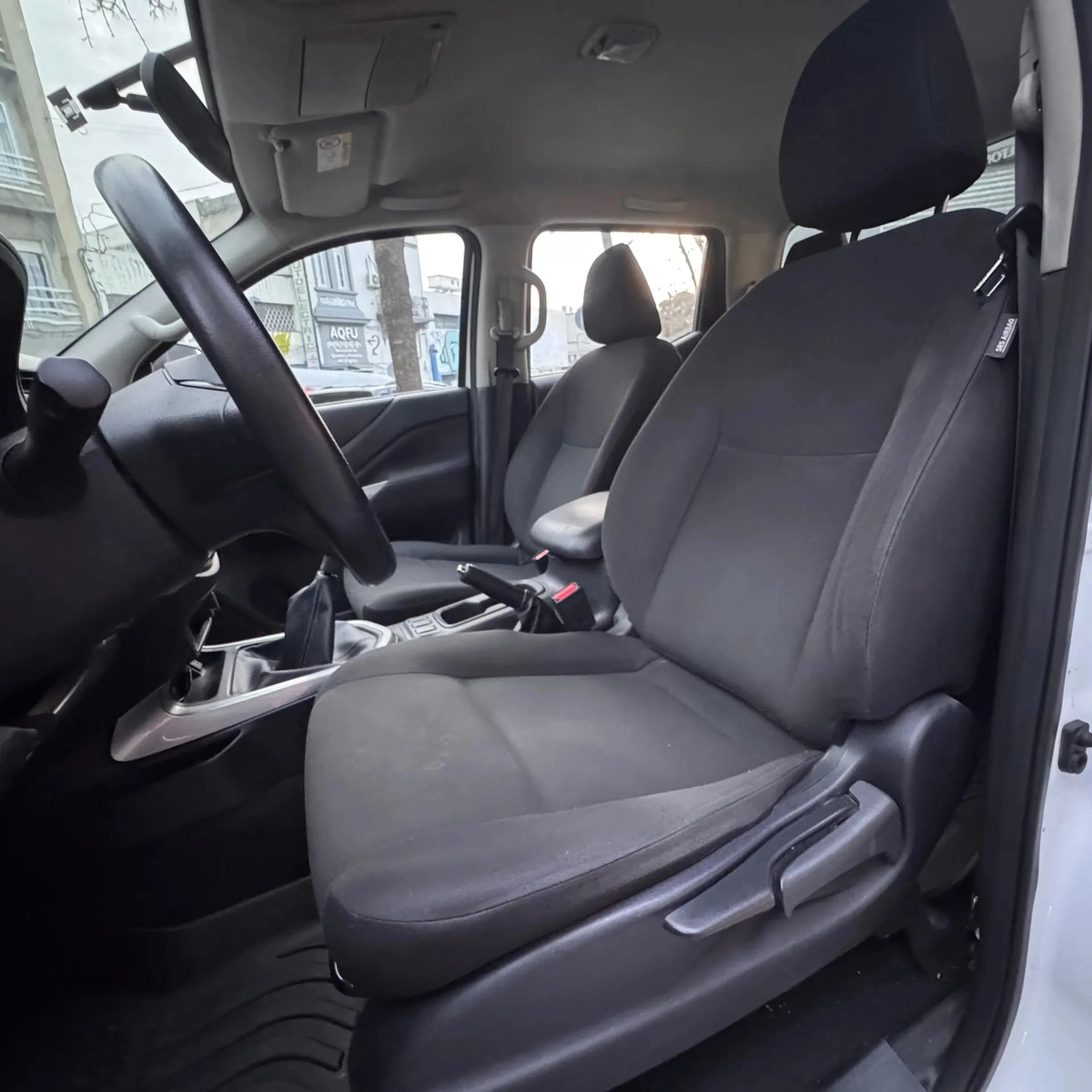 Nissan Frontier 2.5 Diesel 4x2 - Hilton Motors Co.