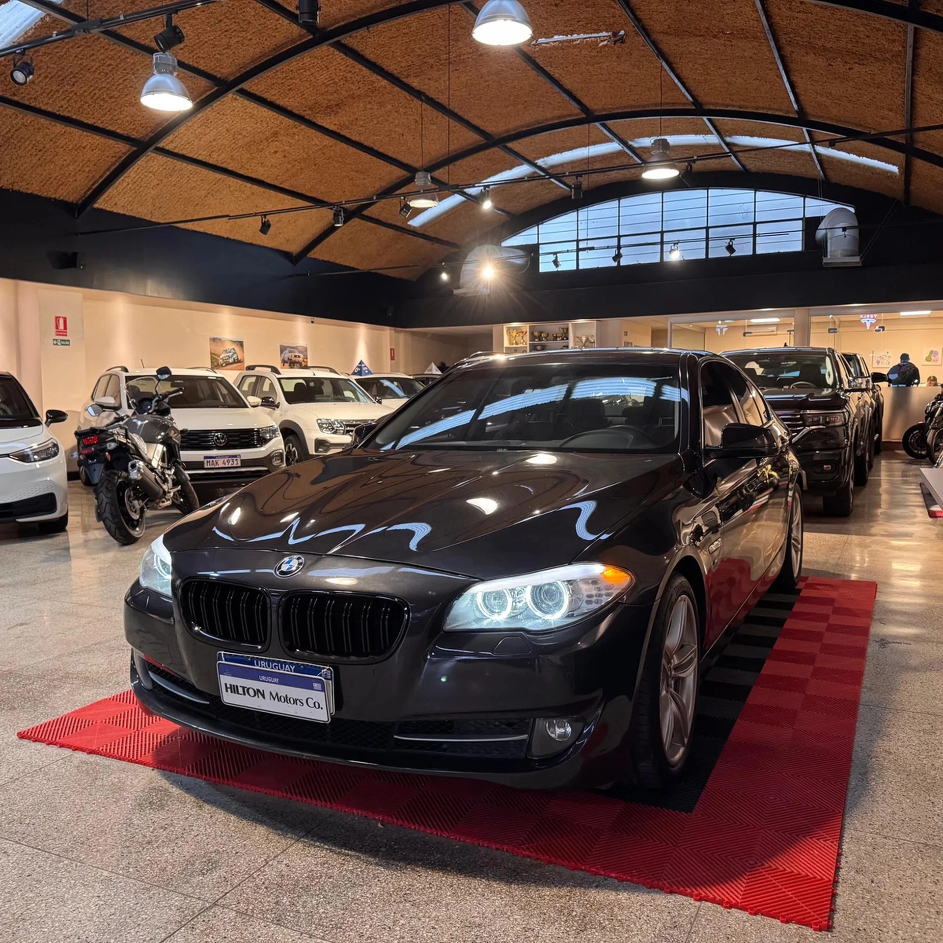 Bmw 550i V8 4.4 - Hilton Motors Co.