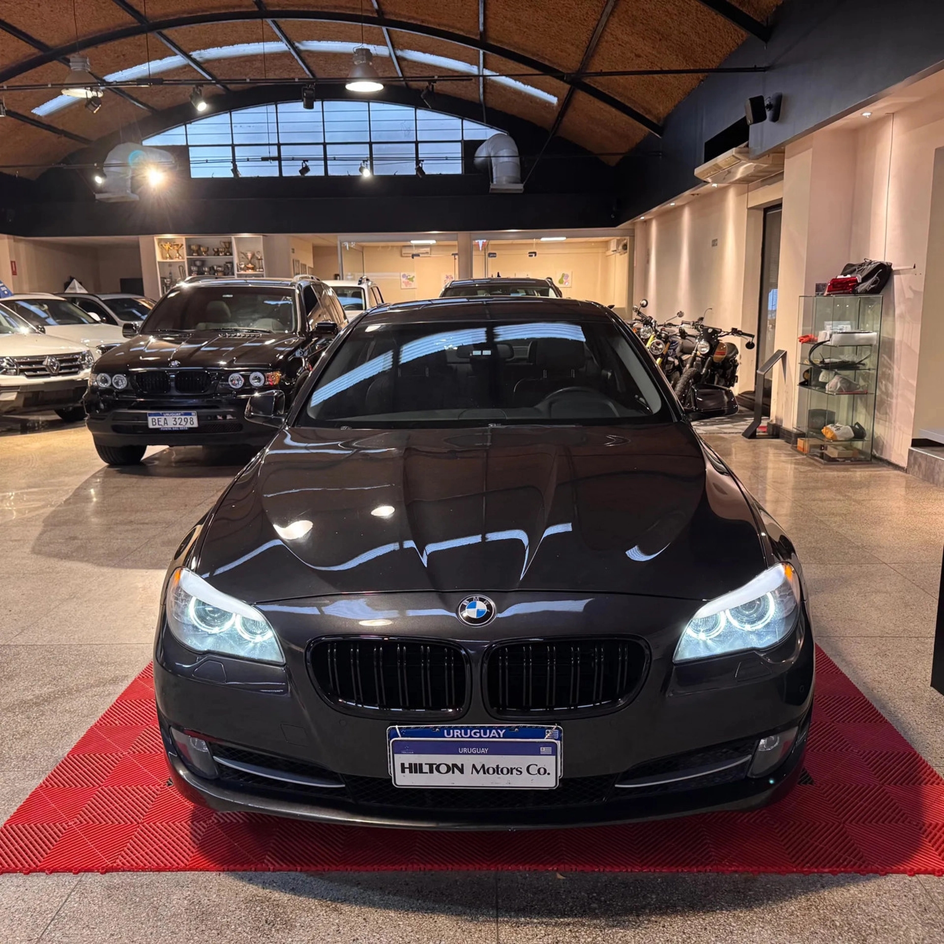 Bmw 550i V8 4.4 - Hilton Motors Co.