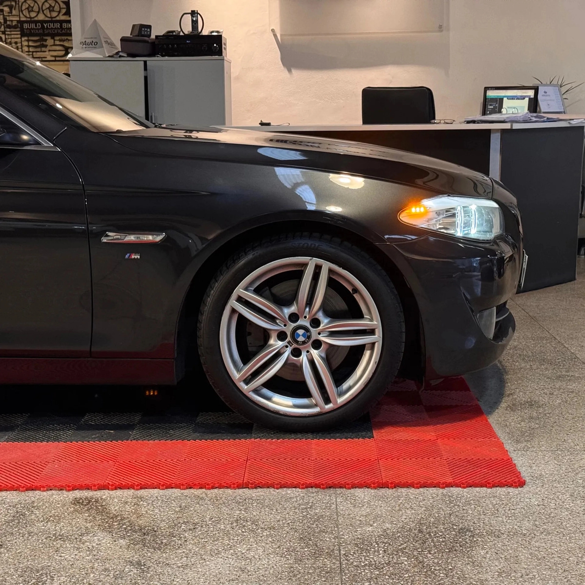 Bmw 550i V8 4.4 - Hilton Motors Co.
