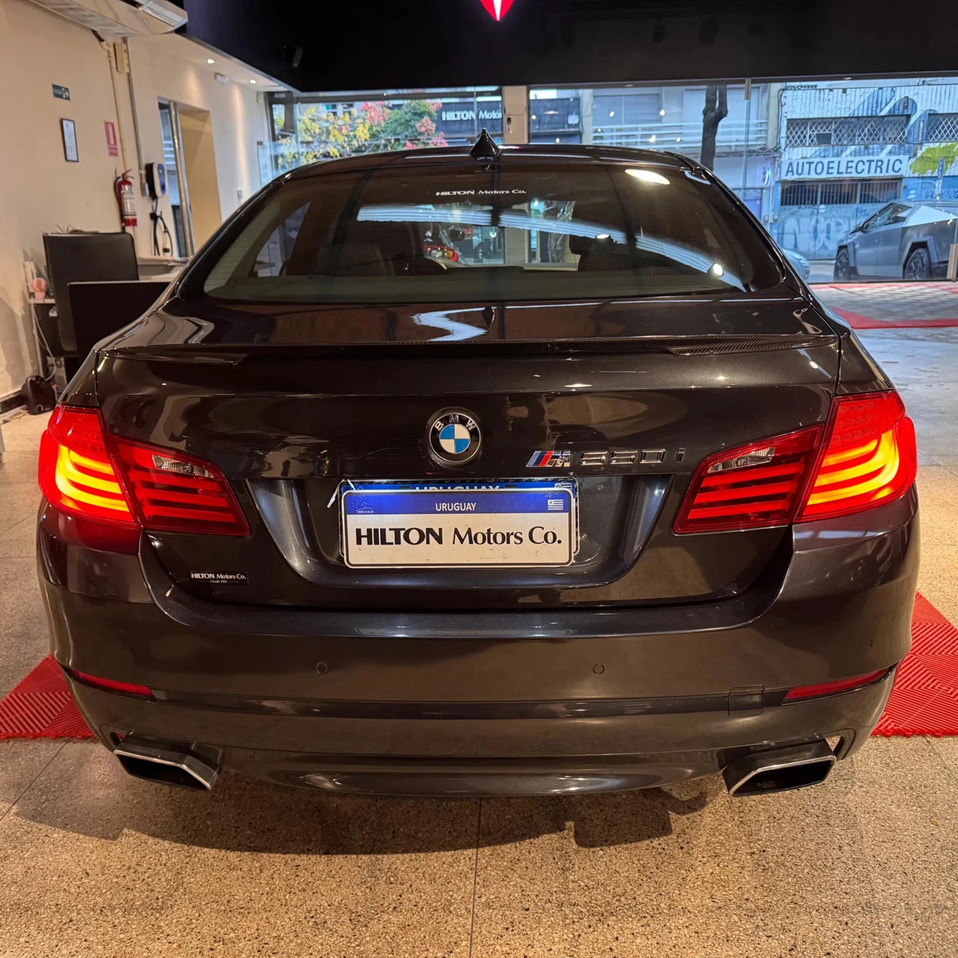 Bmw 550i V8 4.4 - Hilton Motors Co.