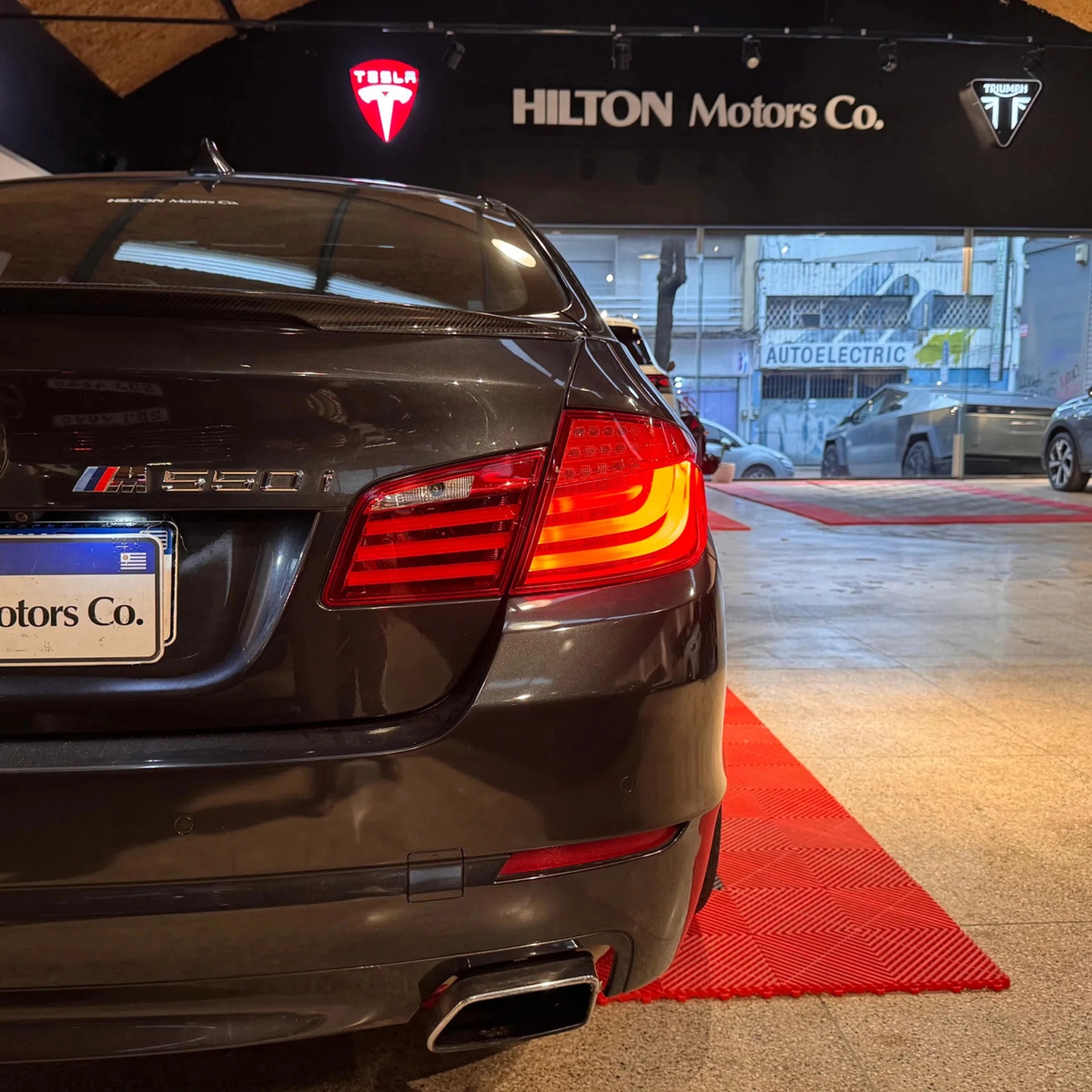 Bmw 550i V8 4.4 - Hilton Motors Co.