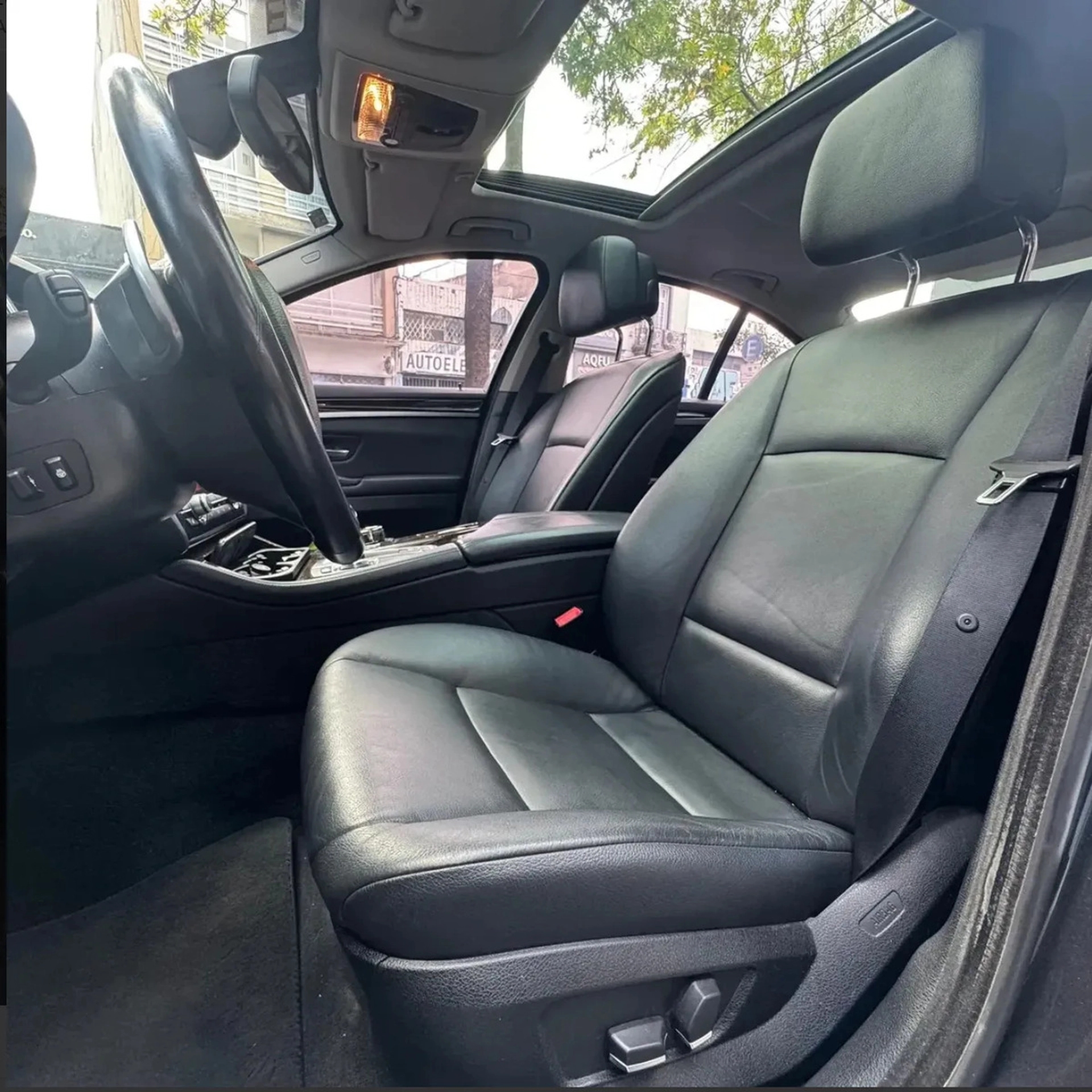 Bmw 550i V8 4.4 - Hilton Motors Co.