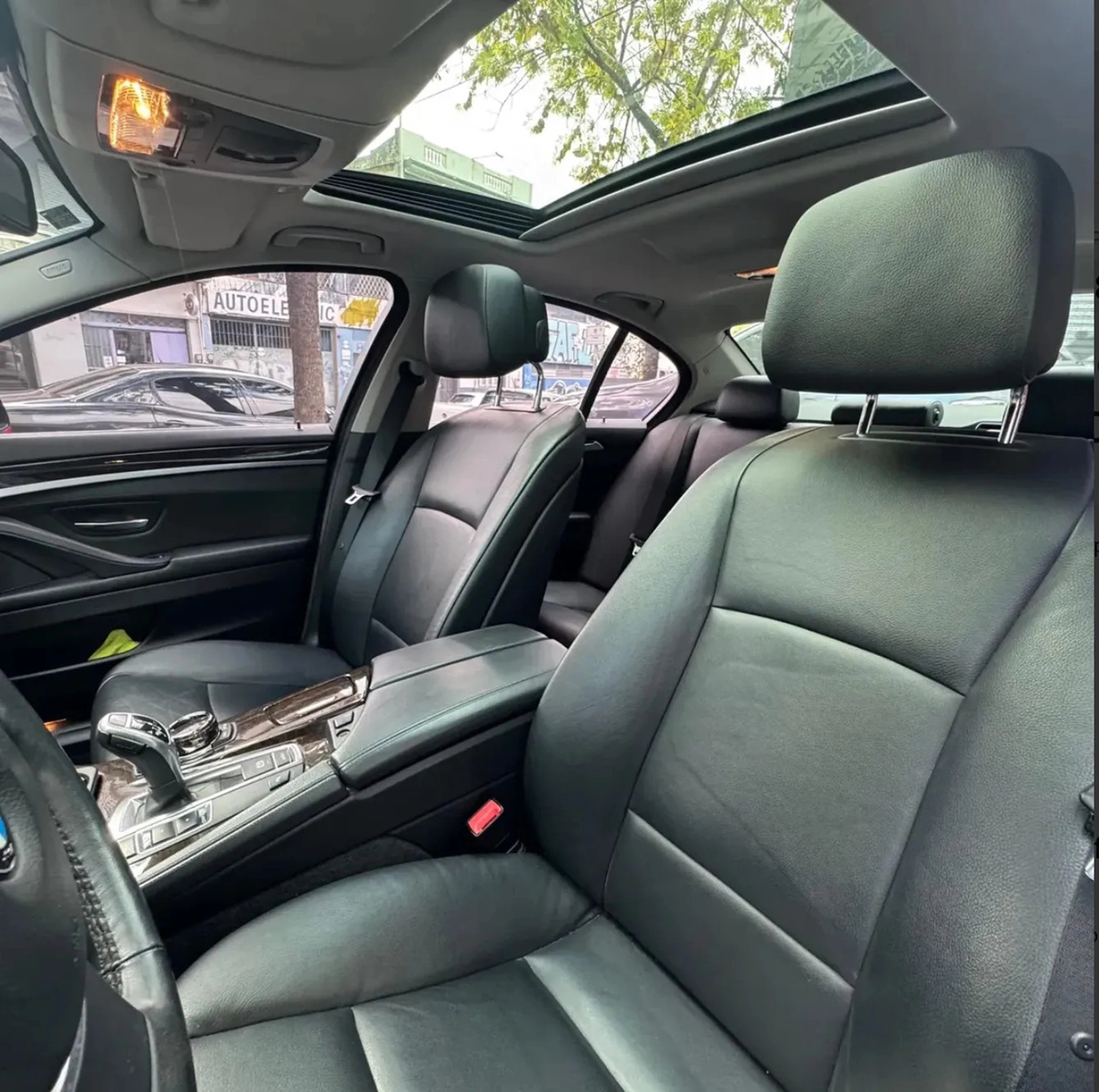 Bmw 550i V8 4.4 - Hilton Motors Co.