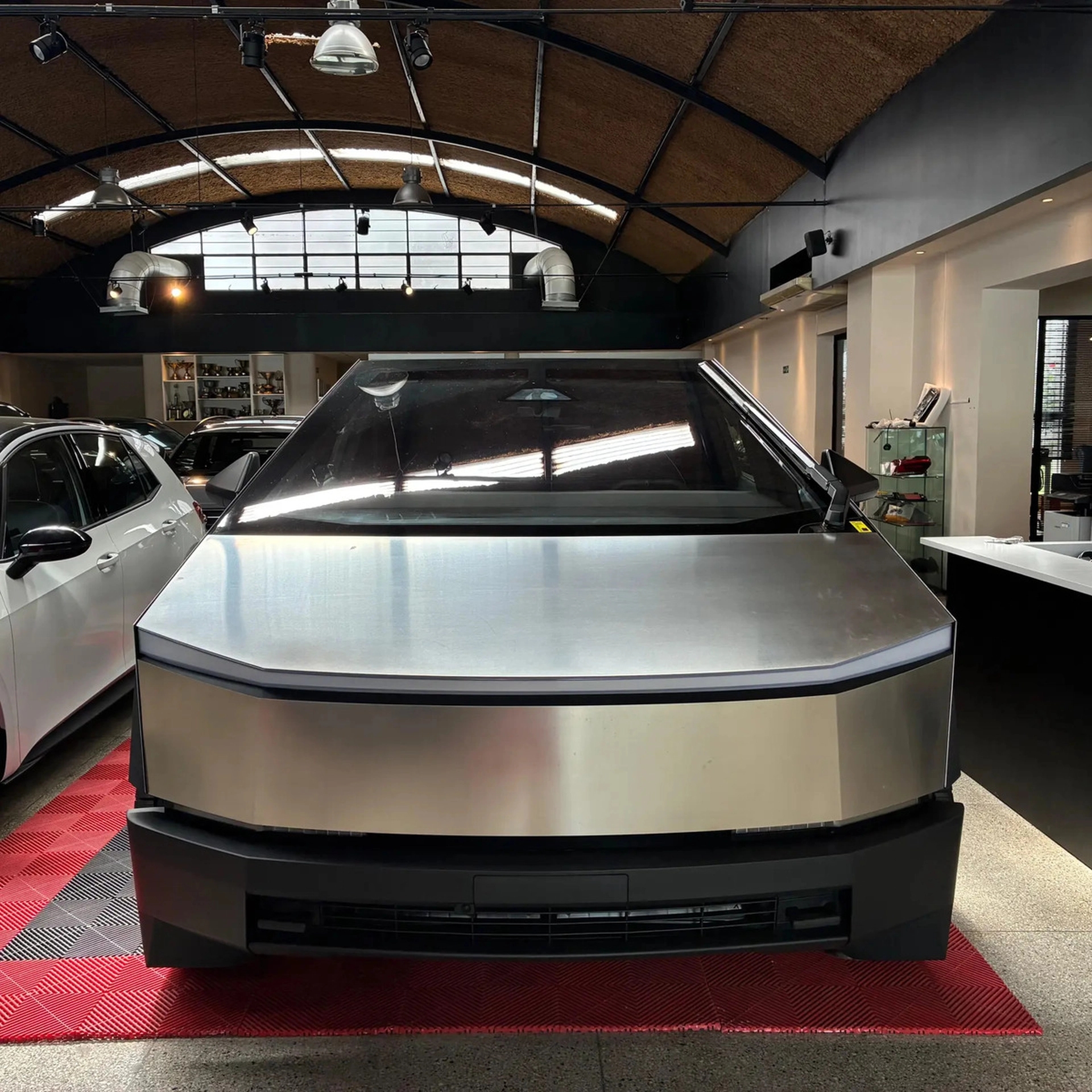 Tesla Cybertruck 0km Año 2025 - Hilton Motors Co.