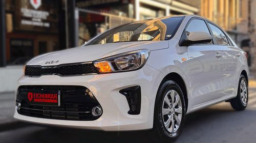 Kia Soluto LX Plus