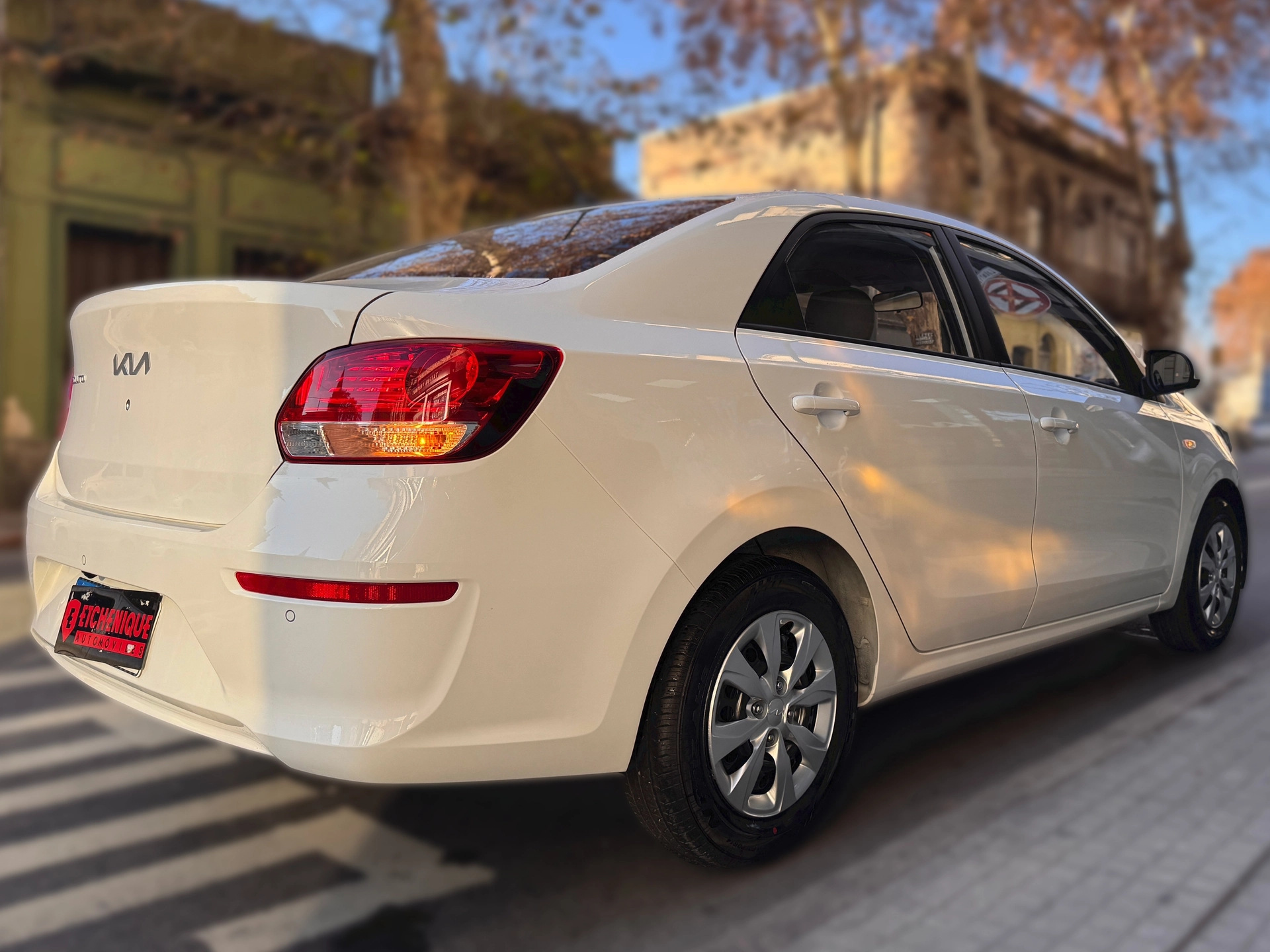 Kia Soluto LX Plus