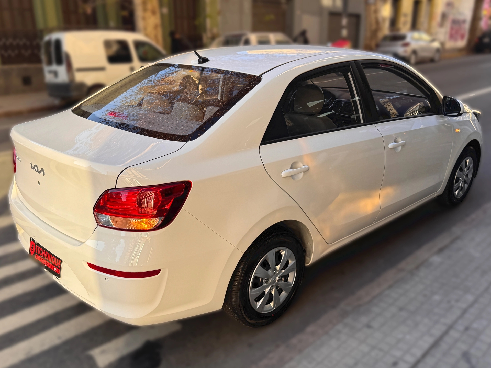 Kia Soluto LX Plus