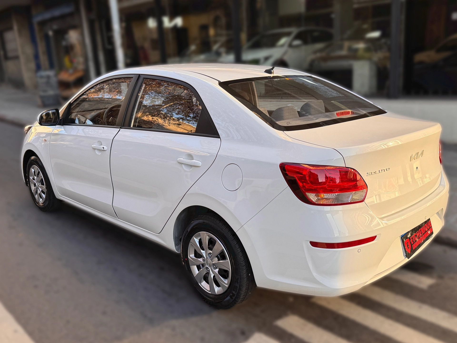 Kia Soluto LX Plus