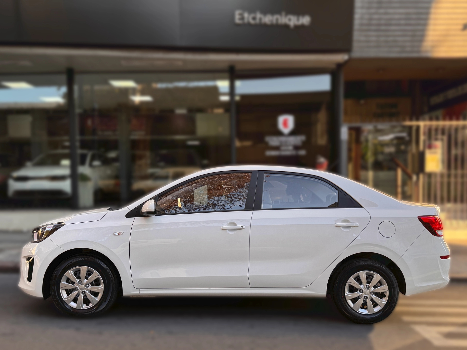 Kia Soluto LX Plus