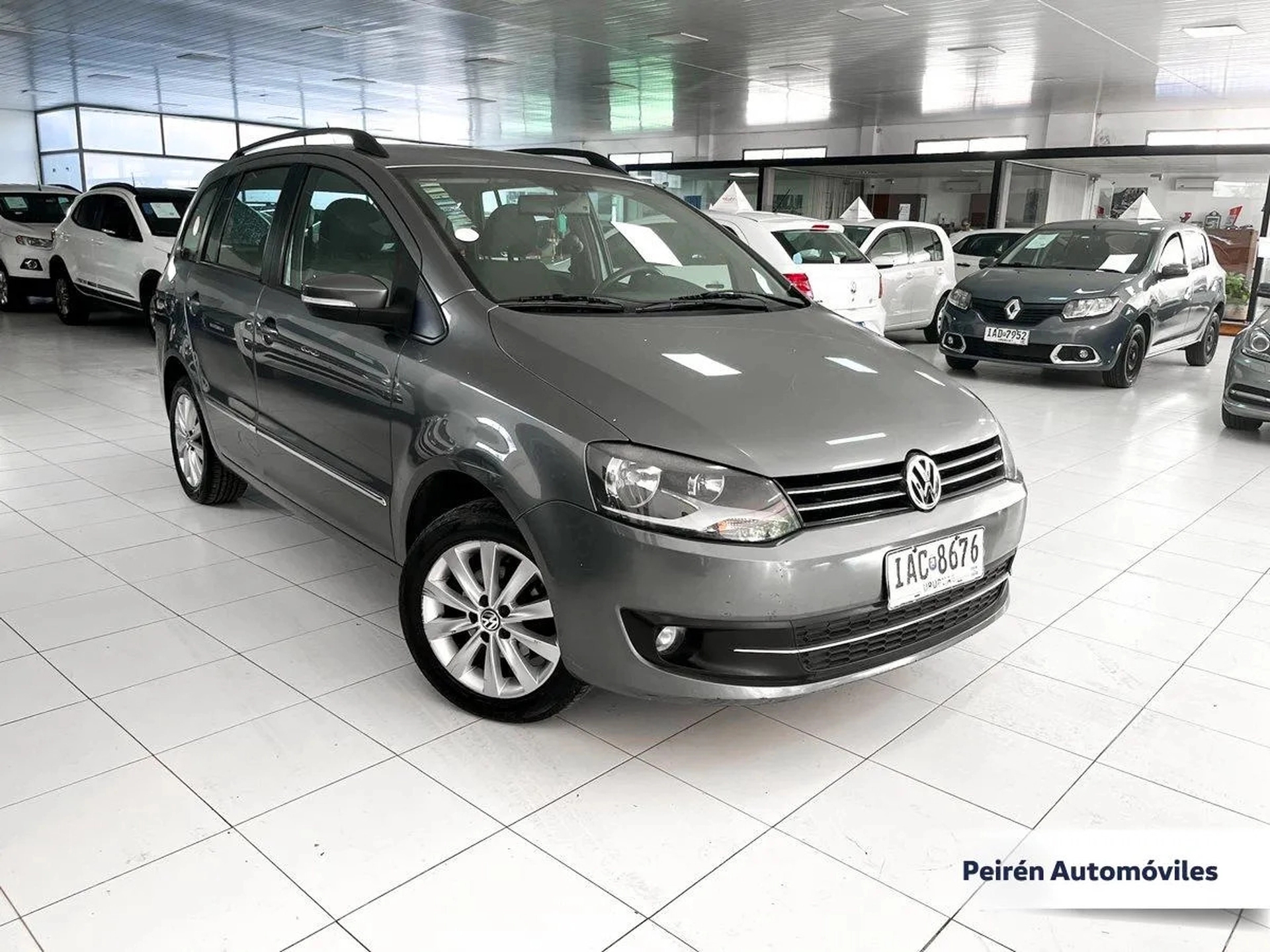 Volkswagen Suran Highline 1.6 2012