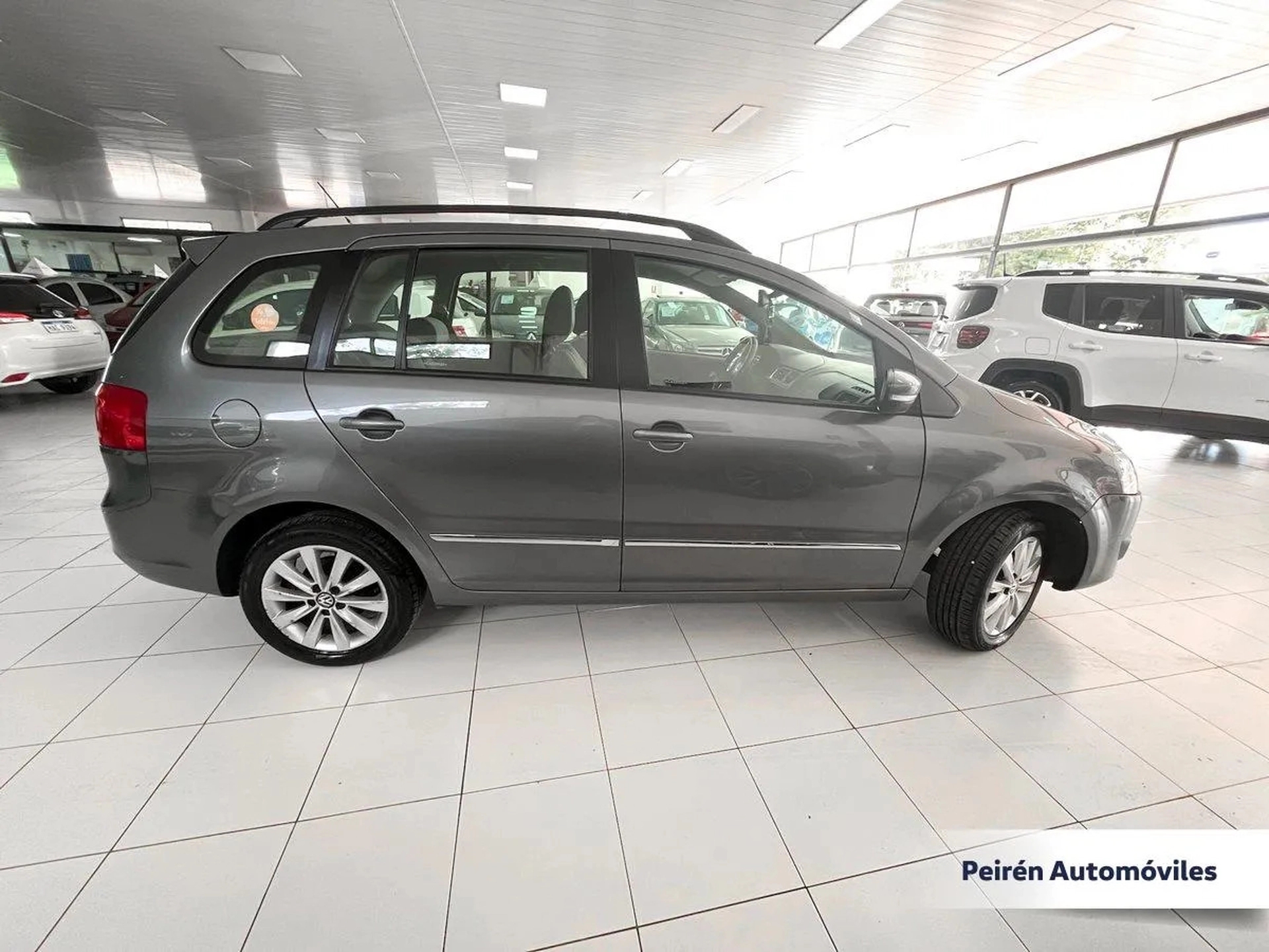 Volkswagen Suran Highline 1.6 2012