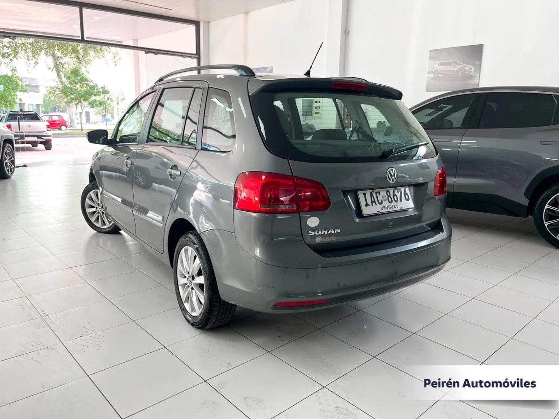 Volkswagen Suran Highline 1.6 2012