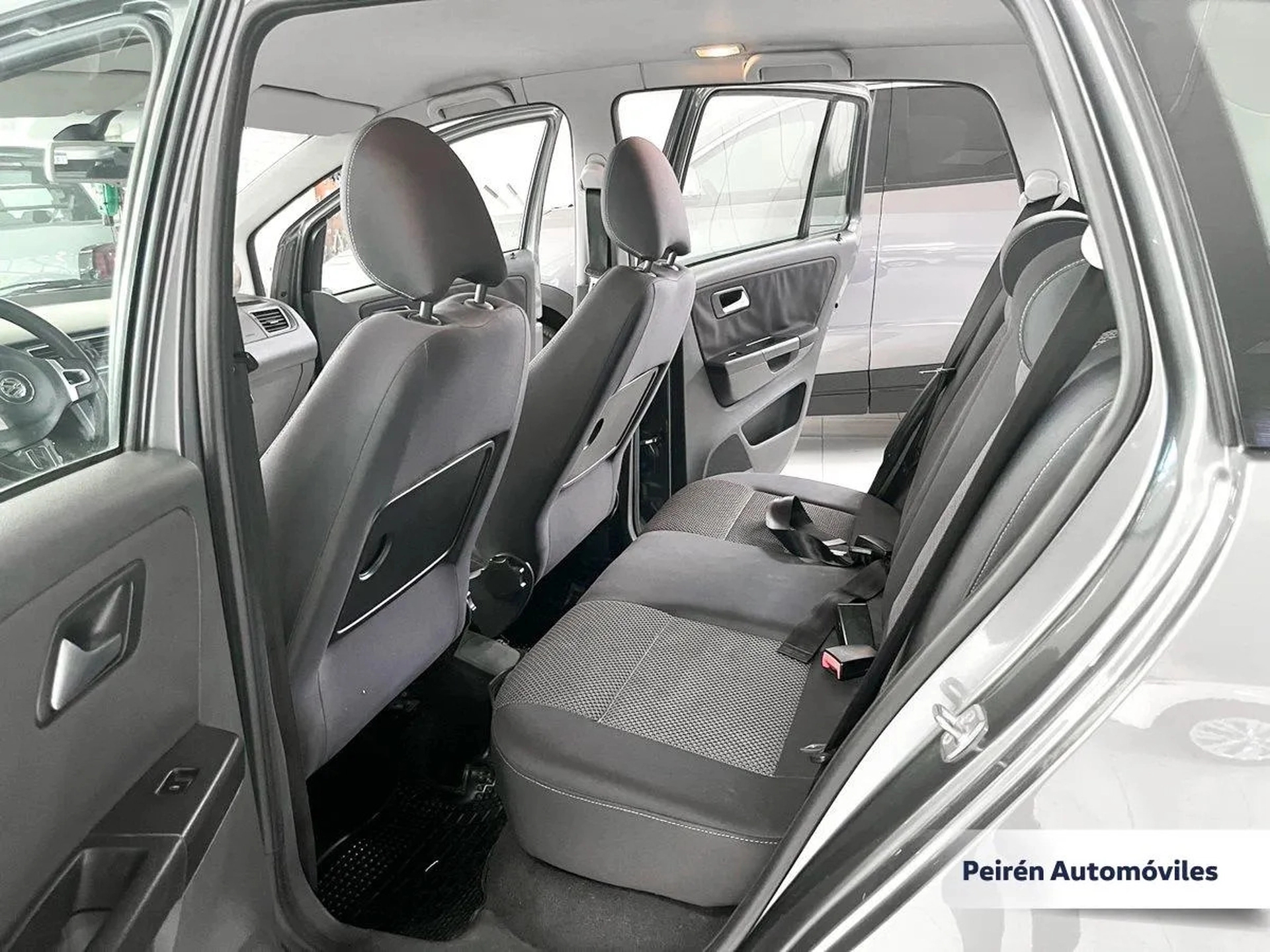 Volkswagen Suran Highline 1.6 2012