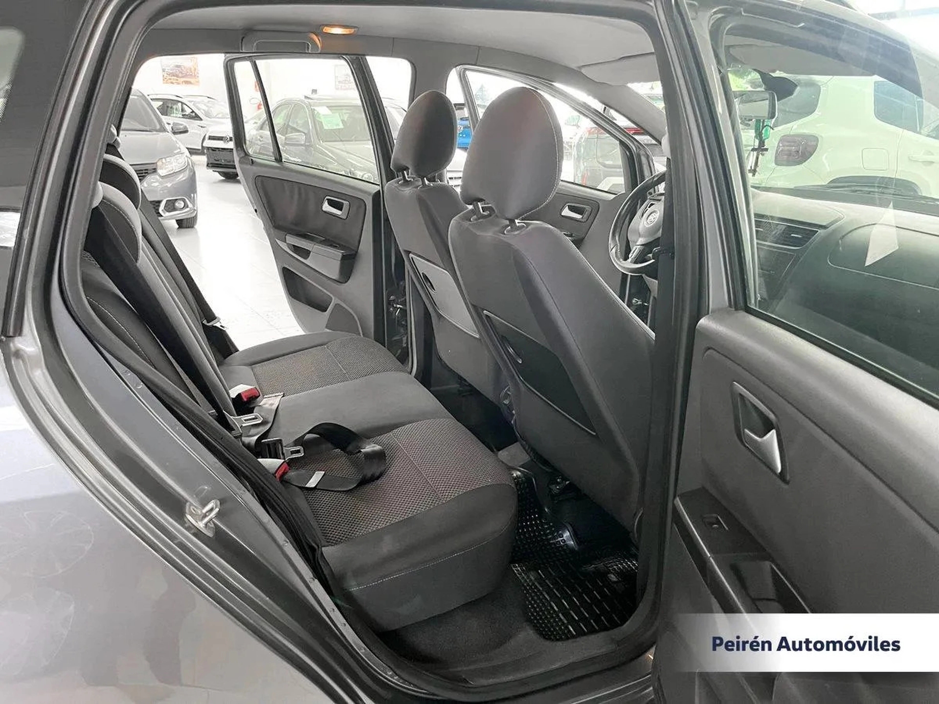 Volkswagen Suran Highline 1.6 2012