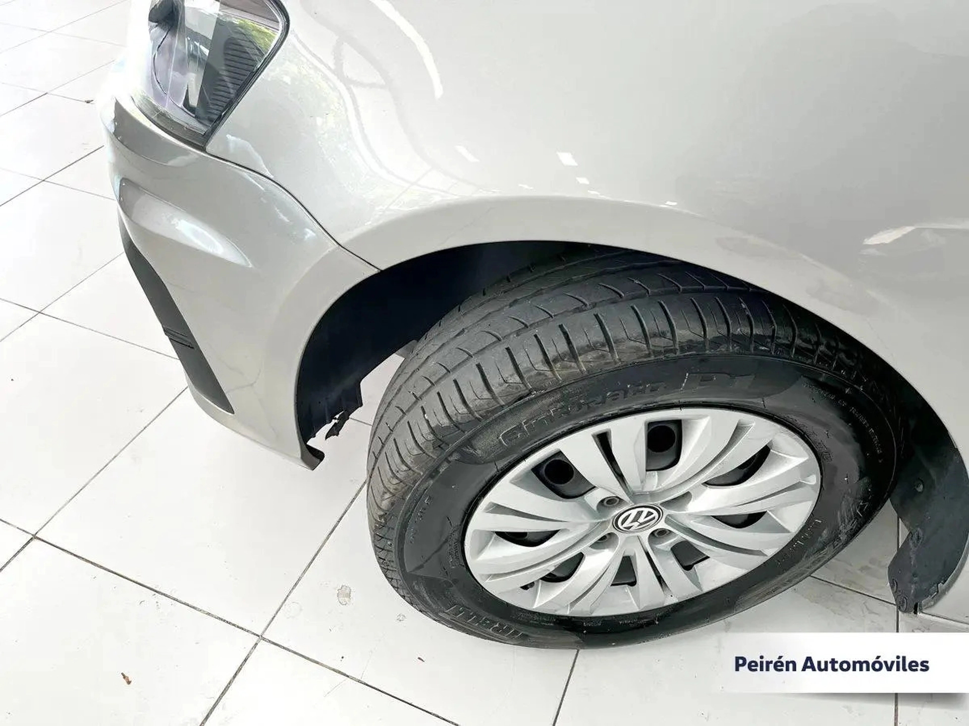 Volkswagen Gol Sedán Power 1.6 2017 Peirén
