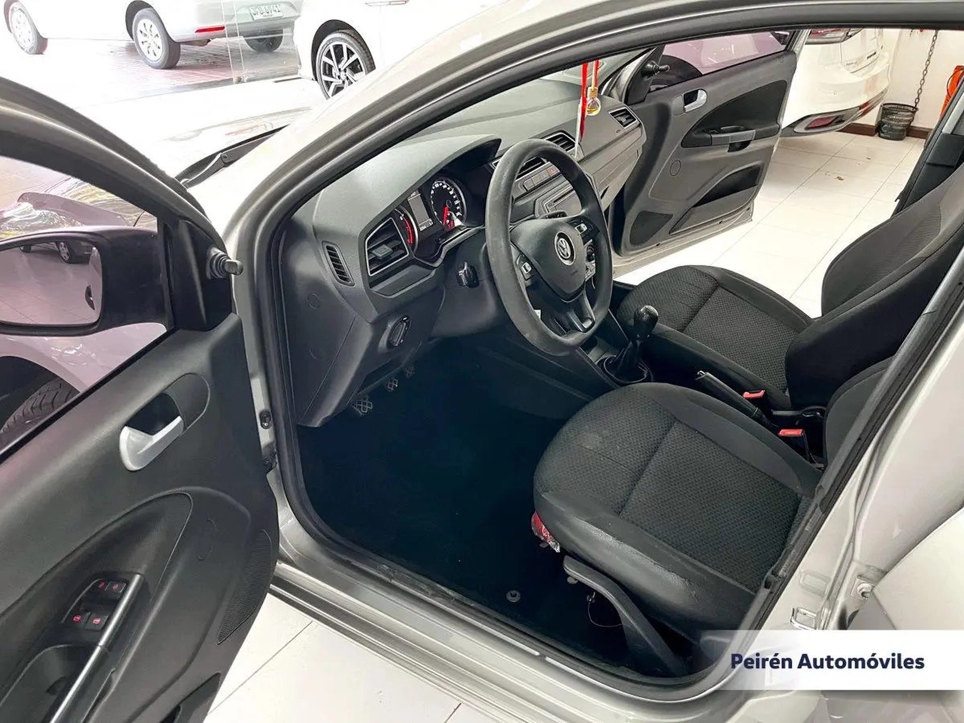 Volkswagen Gol Sedán Power 1.6 2017 Peirén