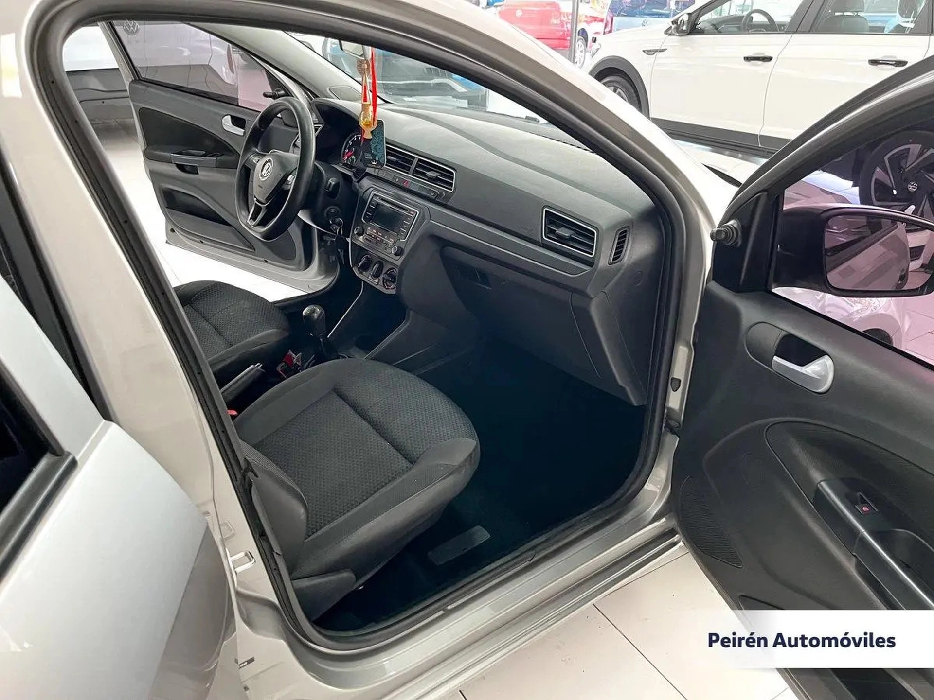 Volkswagen Gol Sedán Power 1.6 2017 Peirén