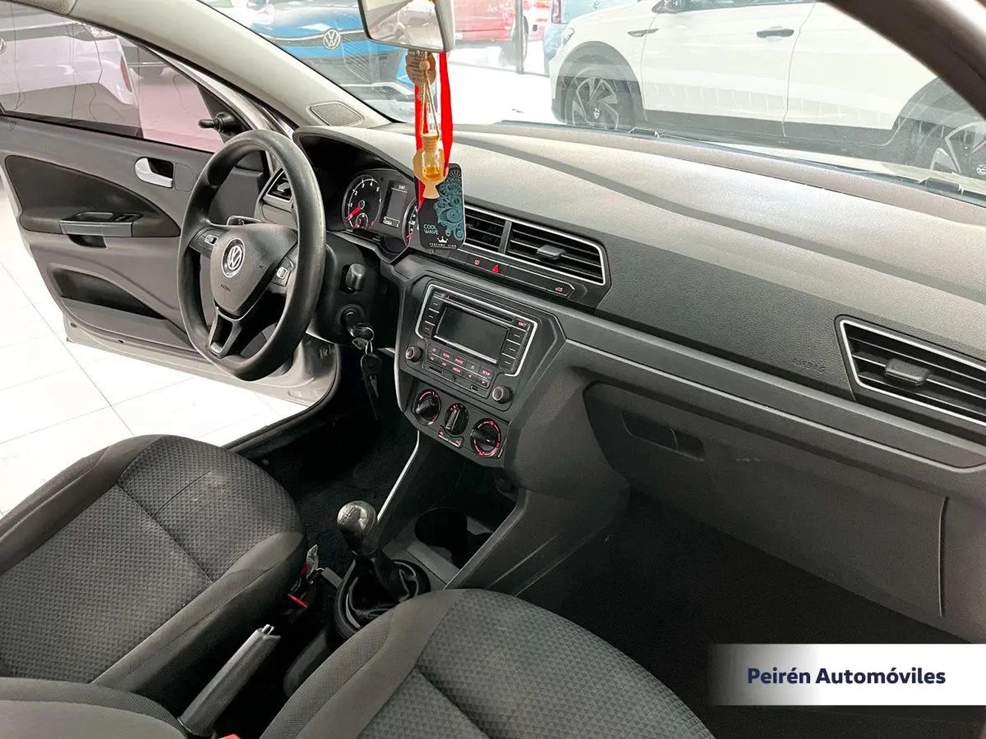 Volkswagen Gol Sedán Power 1.6 2017 Peirén