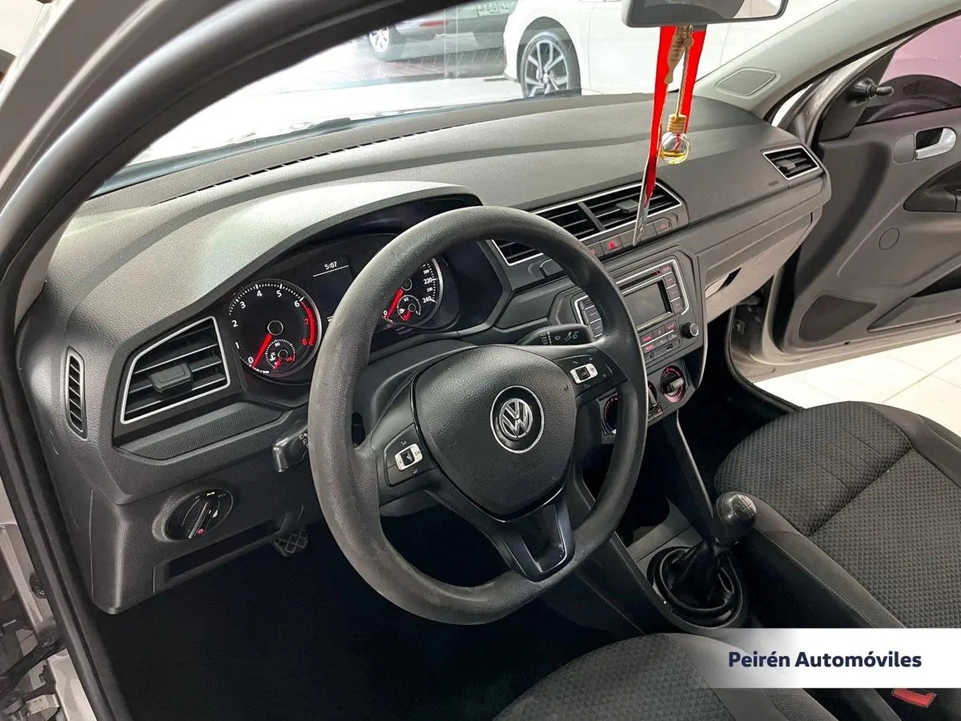 Volkswagen Gol Sedán Power 1.6 2017 Peirén