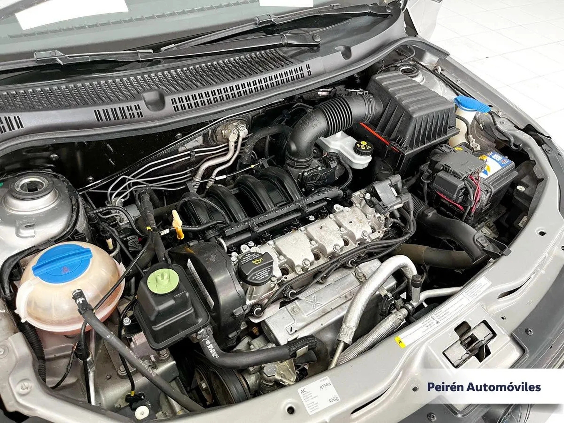 Volkswagen Gol Sedán Power 1.6 2017 Peirén