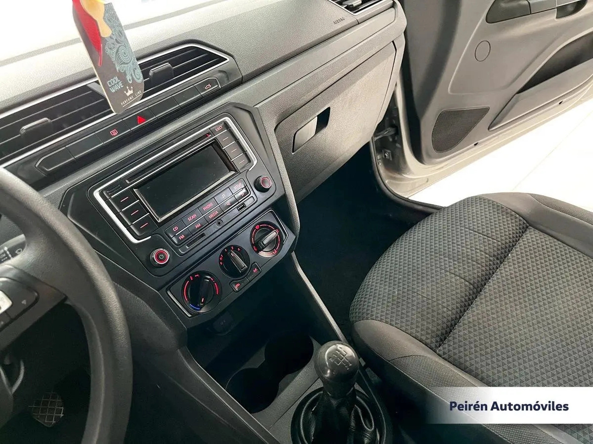 Volkswagen Gol Sedán Power 1.6 2017 Peirén