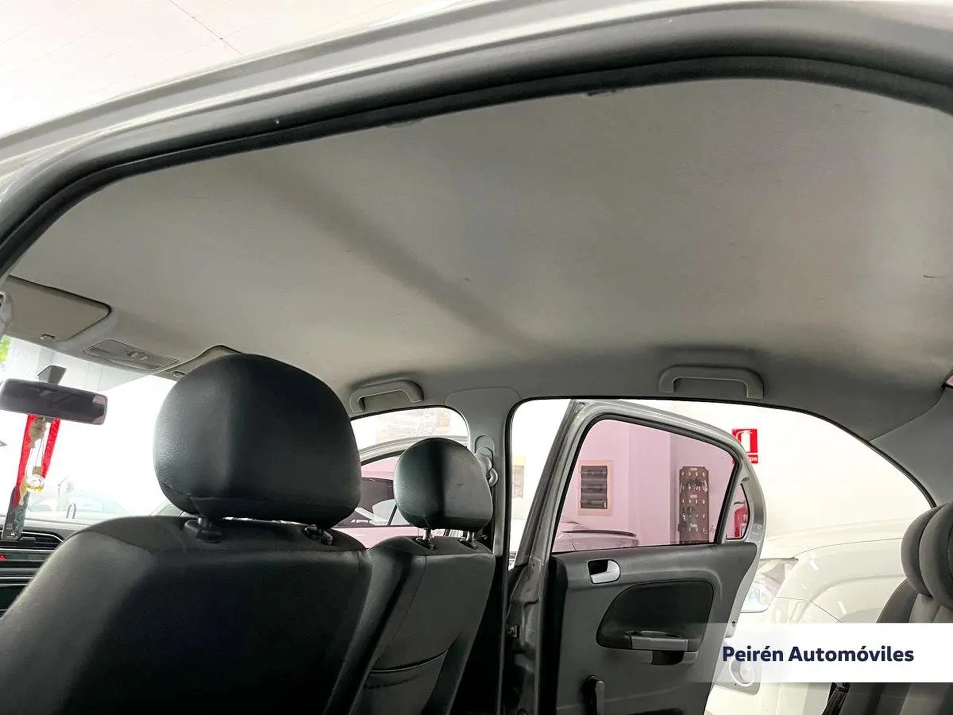 Volkswagen Gol Sedán Power 1.6 2017 Peirén