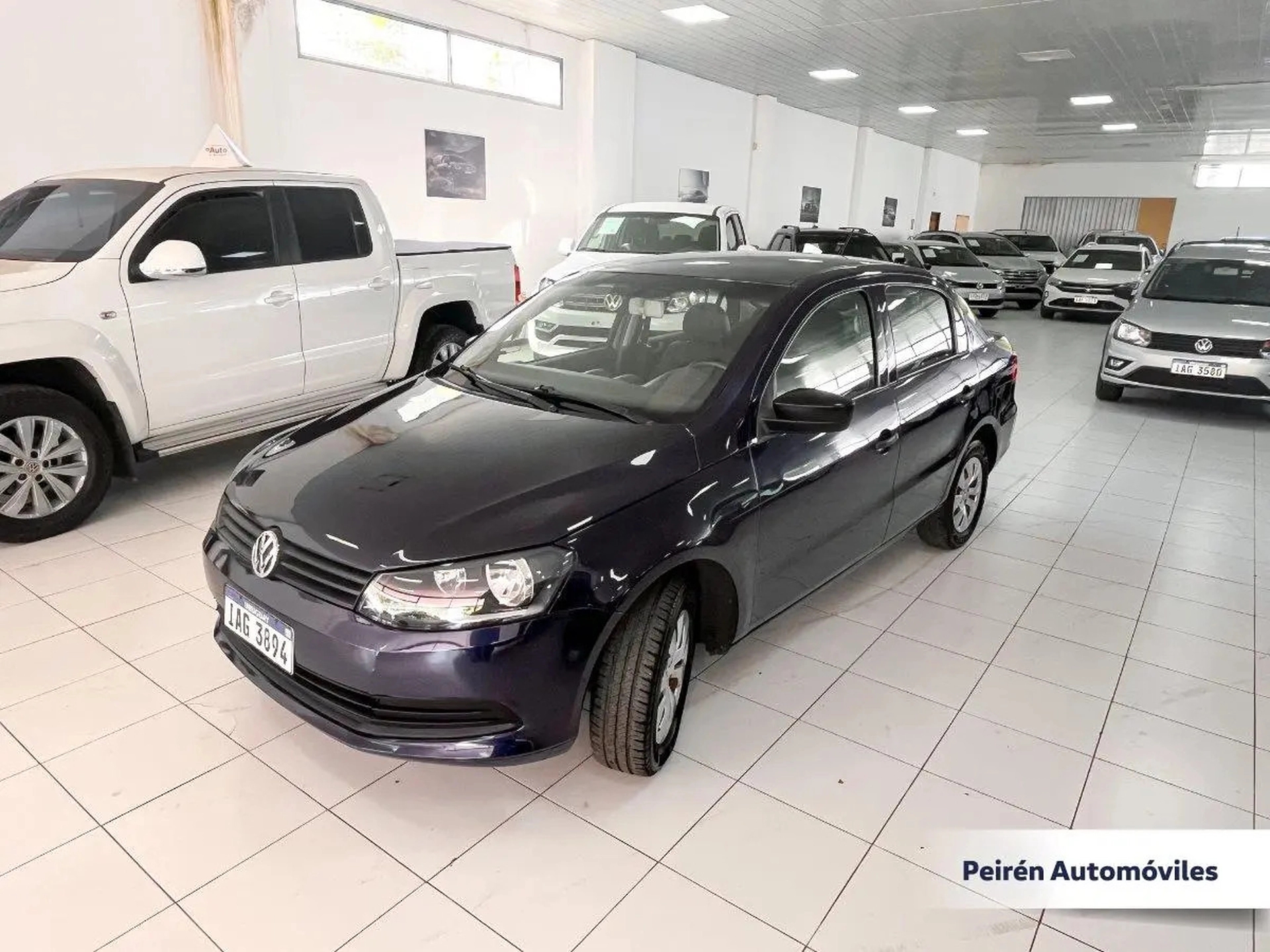 Volkswagen Gol Sedán G6 1.6 2015 Peirén