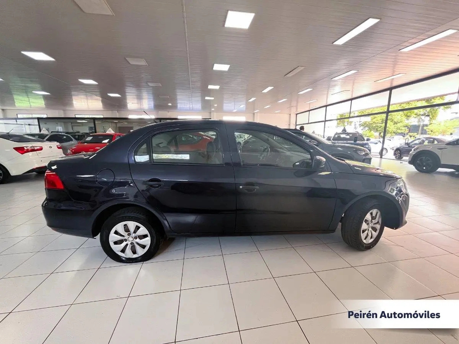 Volkswagen Gol Sedán G6 1.6 2015 Peirén