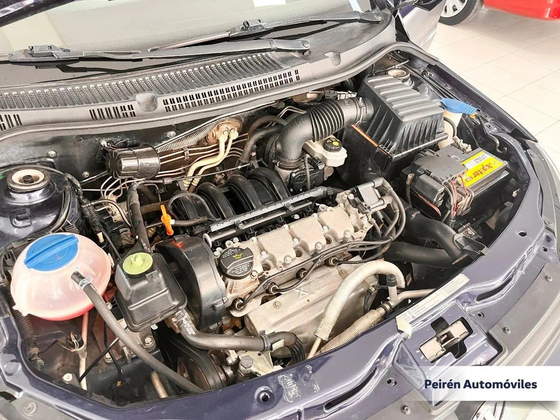 Volkswagen Gol Sedán G6 1.6 2015 Peirén