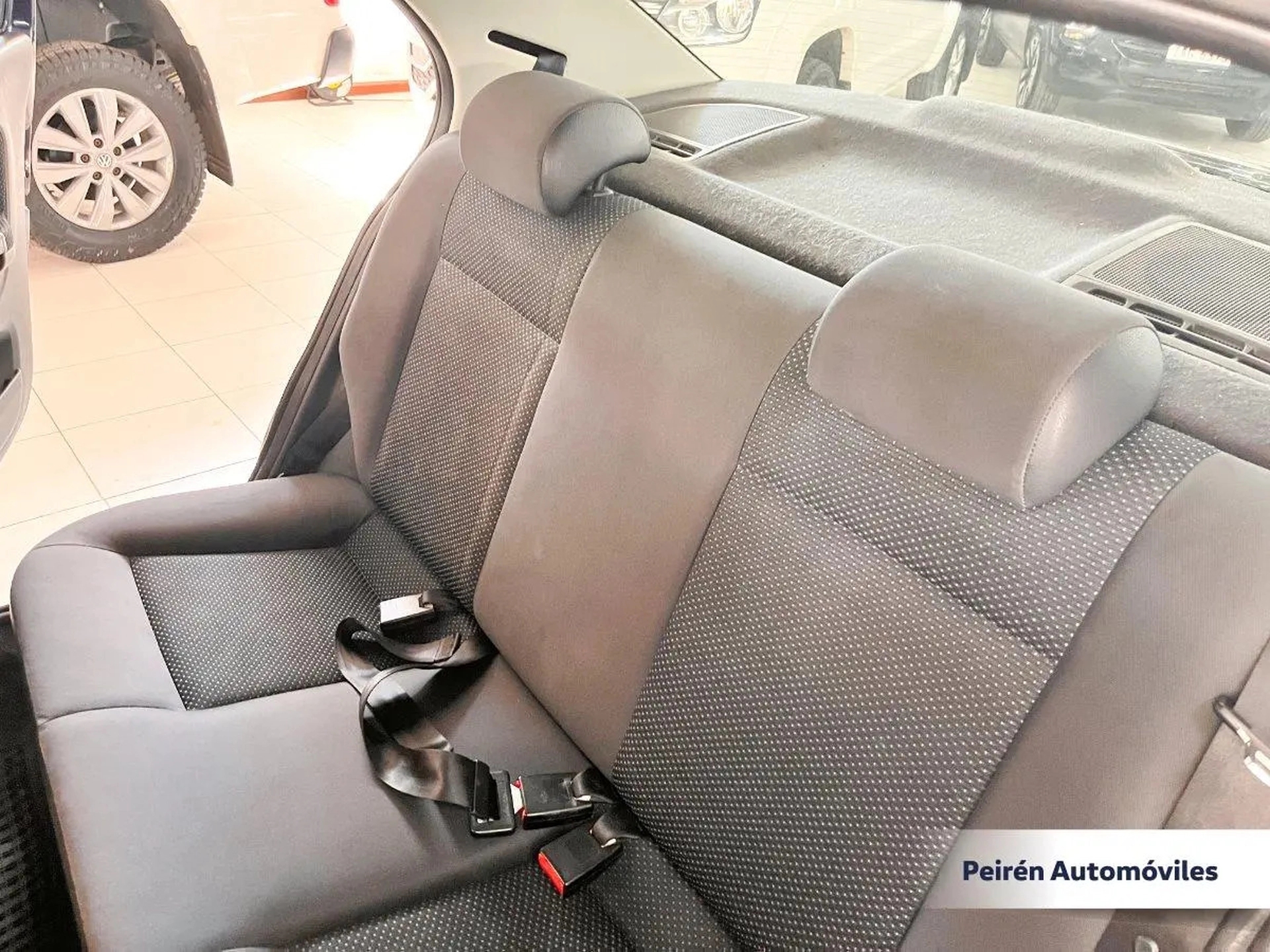 Volkswagen Gol Sedán G6 1.6 2015 Peirén