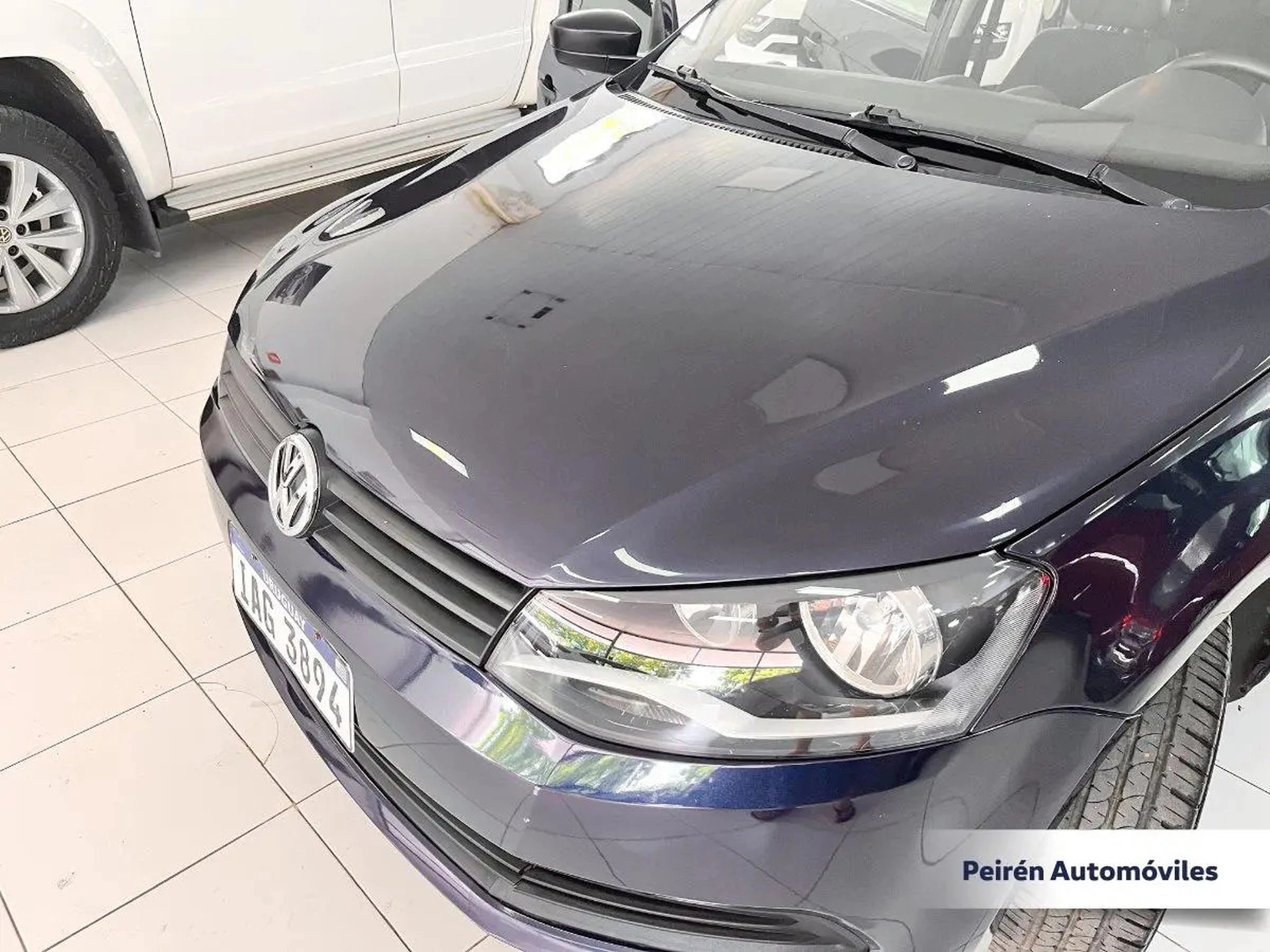 Volkswagen Gol Sedán G6 1.6 2015 Peirén