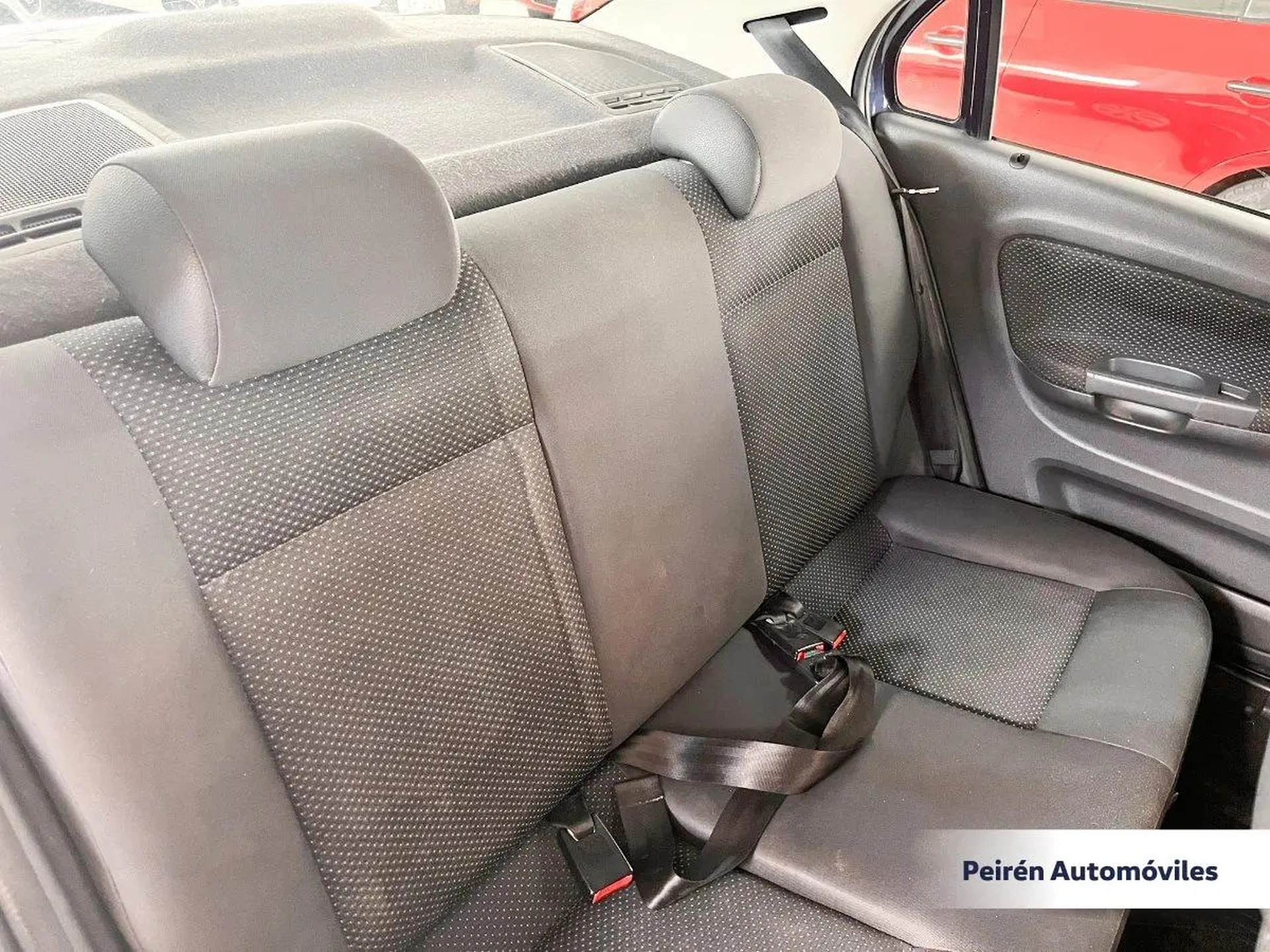 Volkswagen Gol Sedán G6 1.6 2015 Peirén