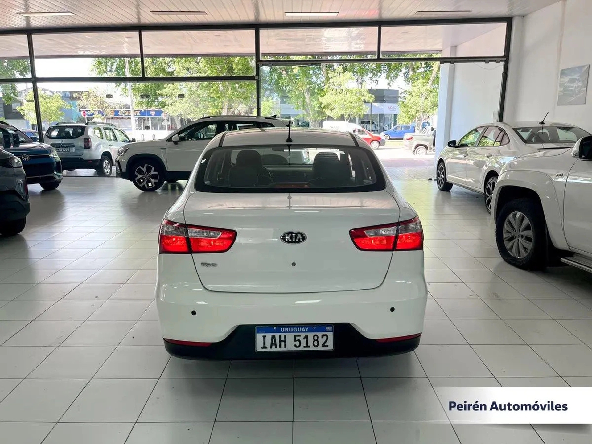 Kia Rio Sedán Ex 1.2 2017