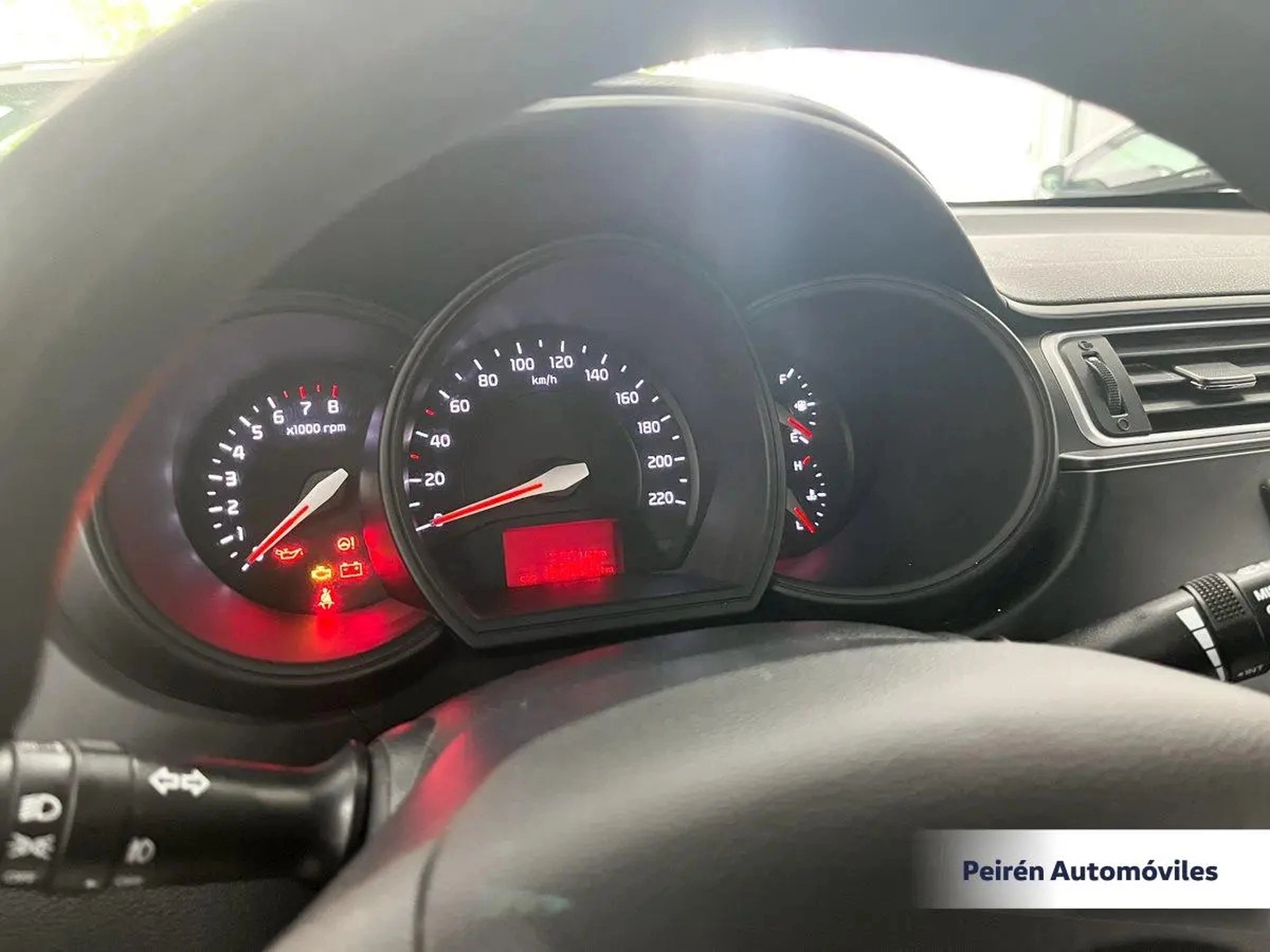 Kia Rio Sedán Ex 1.2 2017